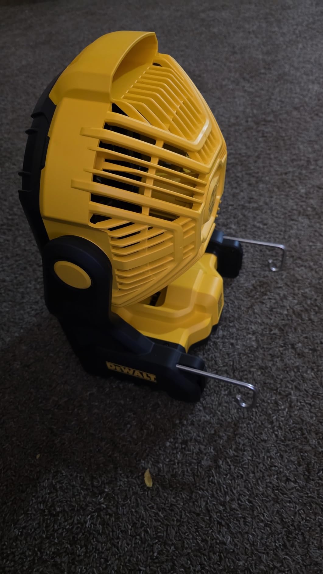 DEWALT 20V MAX Portable Fan, Battery Powered Rechargeable Cordless Shop Fan, Up to 4.5 Hrs Runtime, Variable Speed, 650 CFM, Tool Only (DCE512B) customer photo 2
