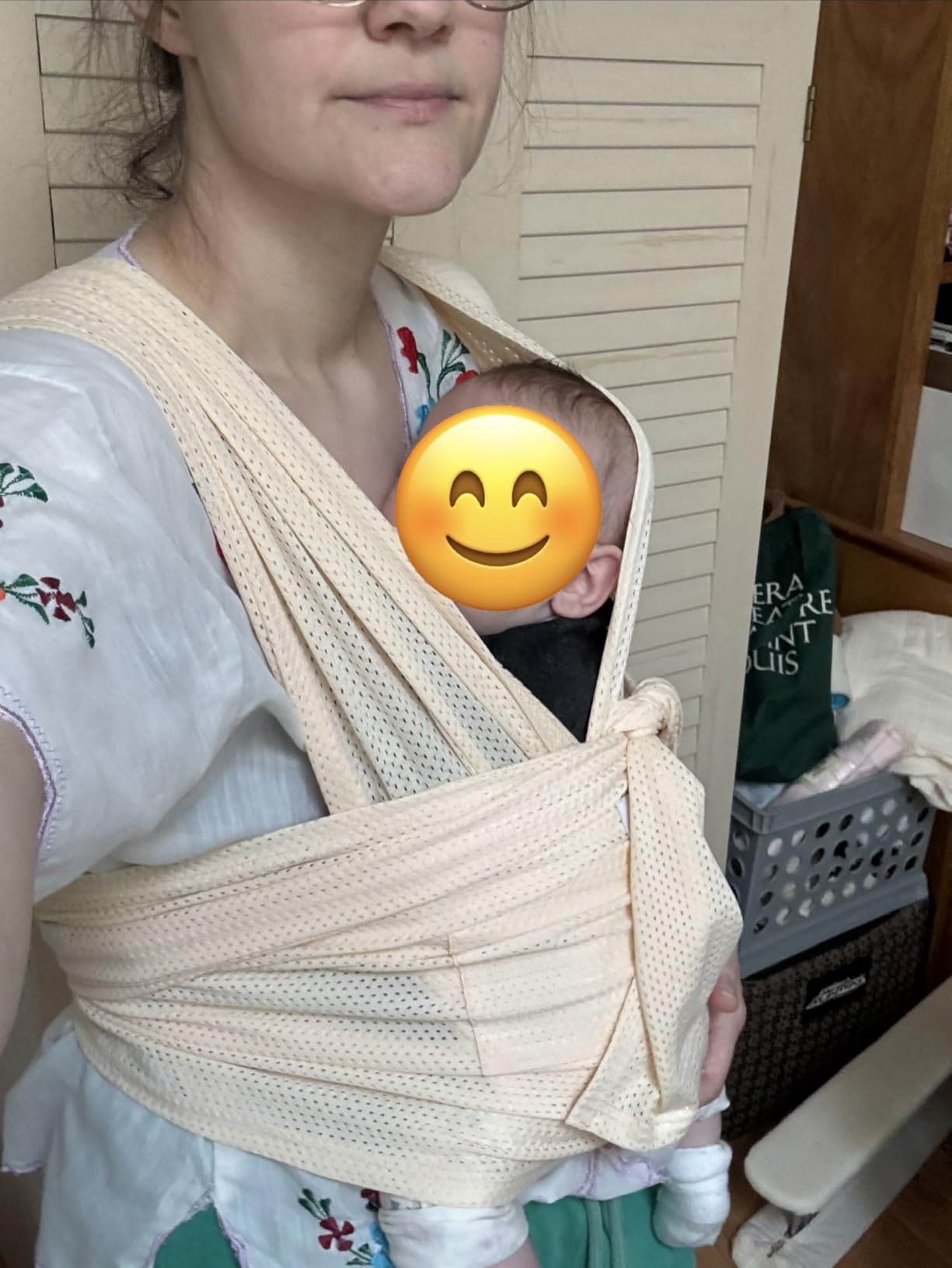 Momcozy Baby Wrap Carrier, Easy to Wear Infant Carrier Slings, Lightweight Hands Free Baby Sling, Adjustable Baby Carriers for Newborn to Toddler 8-35 lbs, Black customer photo 2