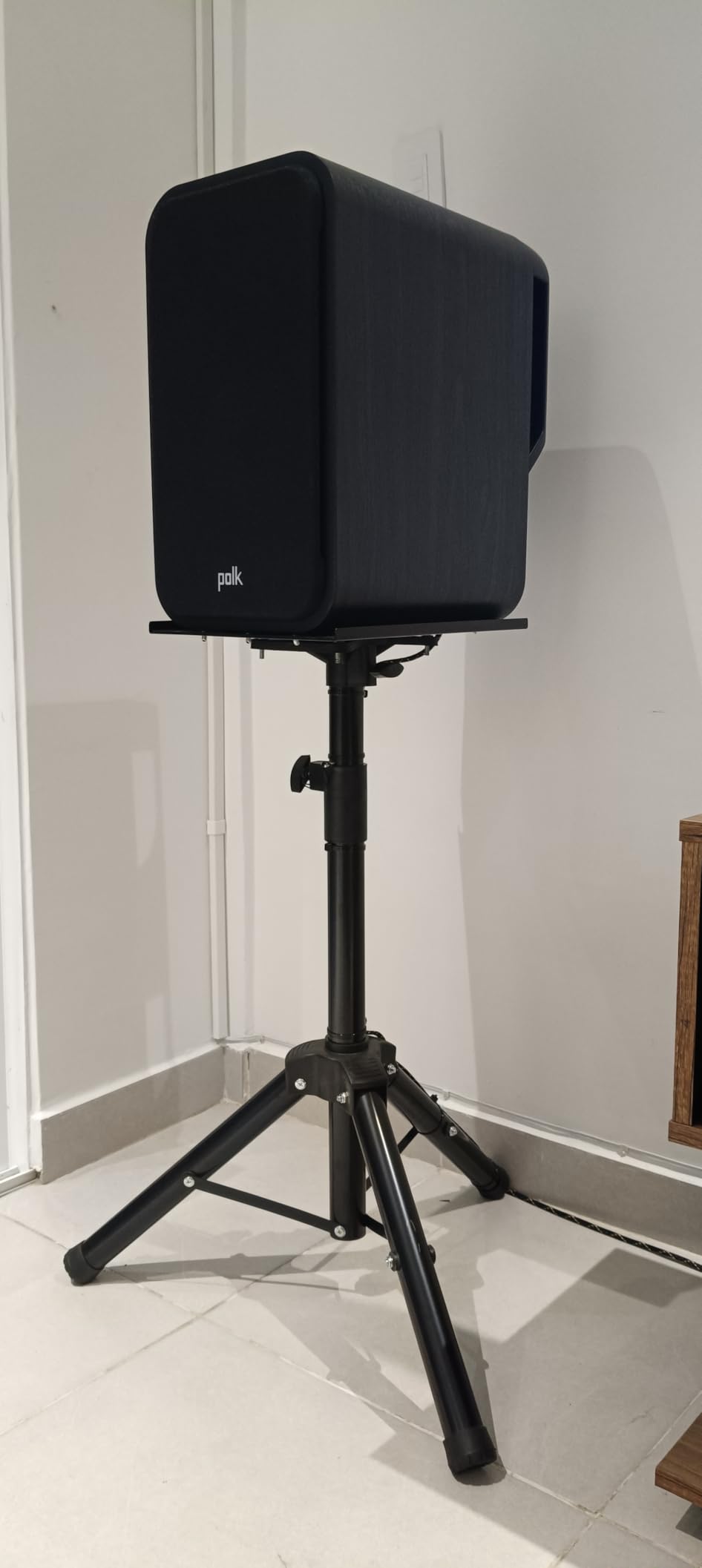 Signature Elite ES20 Hi-Res Audio Certified 6.5 Inch Bookshelf Speaker - Pair (Walnut) customer photo 2