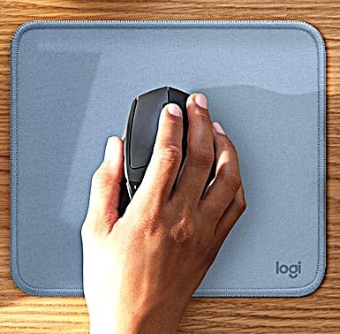 Logitech Mouse Pad - Studio Series, Computer Mouse Mat with Anti-Slip Rubber Base, Easy Gliding, Spill-Resistant Surface, Durable Materials, Portable, Modern Design, Graphite customer photo 2