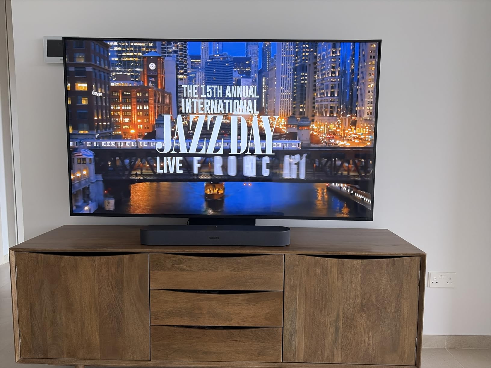 Beam Gen 2 - Black - Soundbar with Dolby Atmos customer photo 1