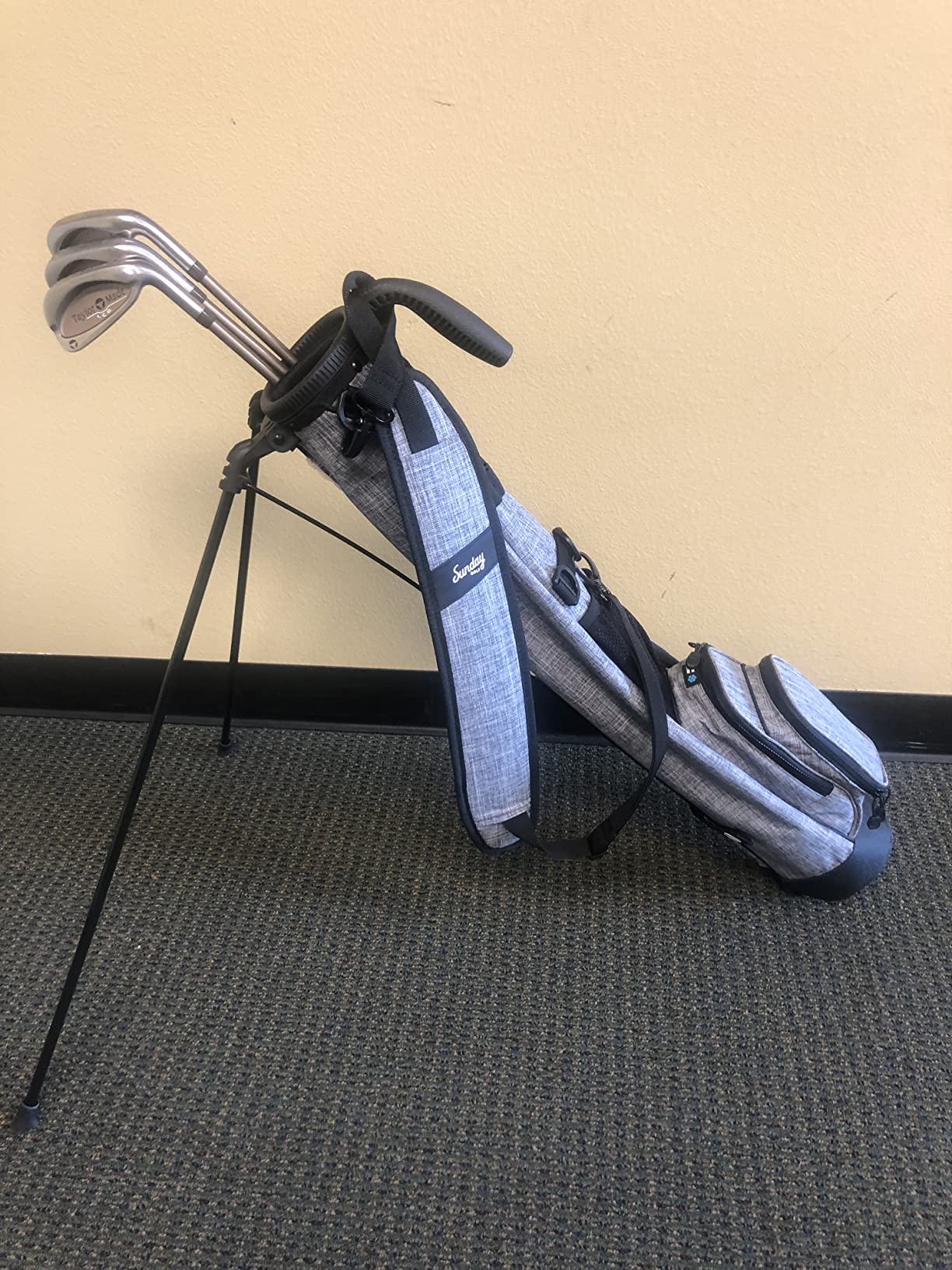 The Original Sunday Golf Loma Bag - Lightweight Golf Bag with Strap & Stand customer photo 2