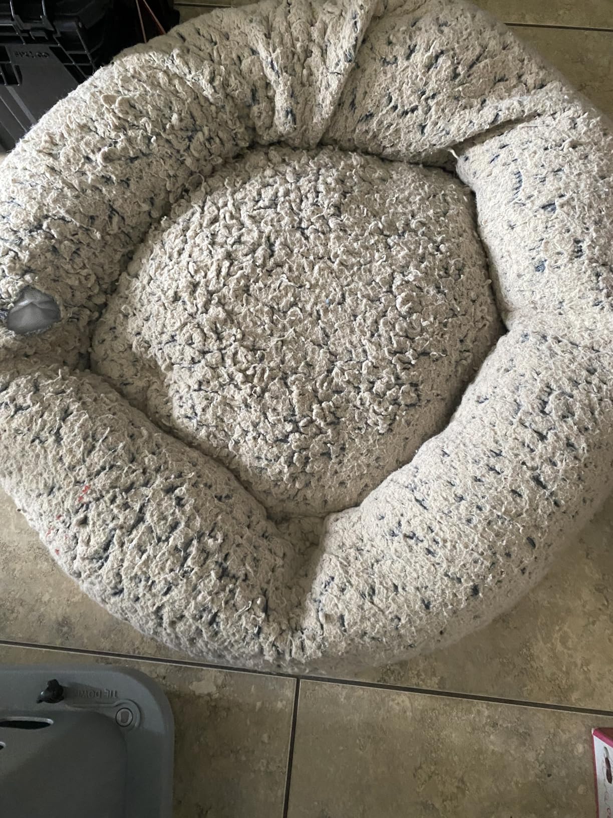 Best Friends by Sheri The Original Calming Donut Dog Bed for Medium Dogs up to 45 lbs, Lux Faux Fur, Oyster, Medium, 30