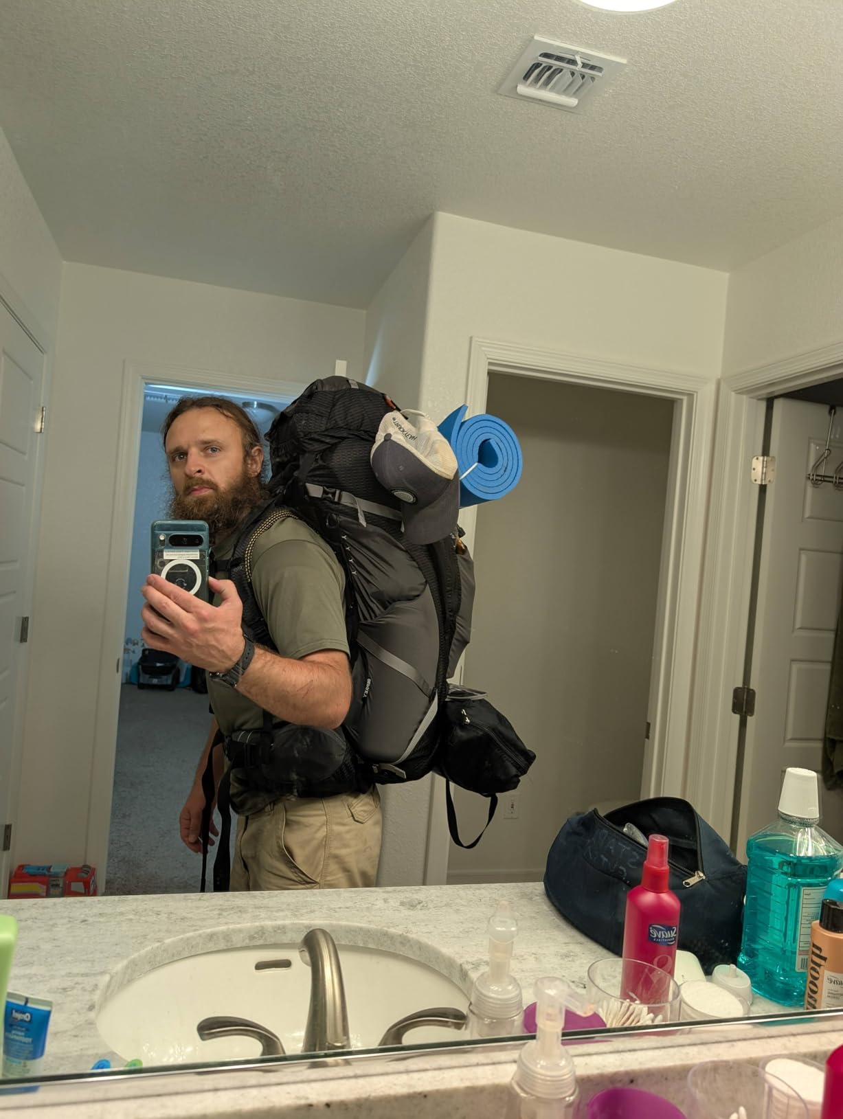 Osprey Atmos AG 65L Men's Backpacking Backpack, Black, L/XL customer photo 2