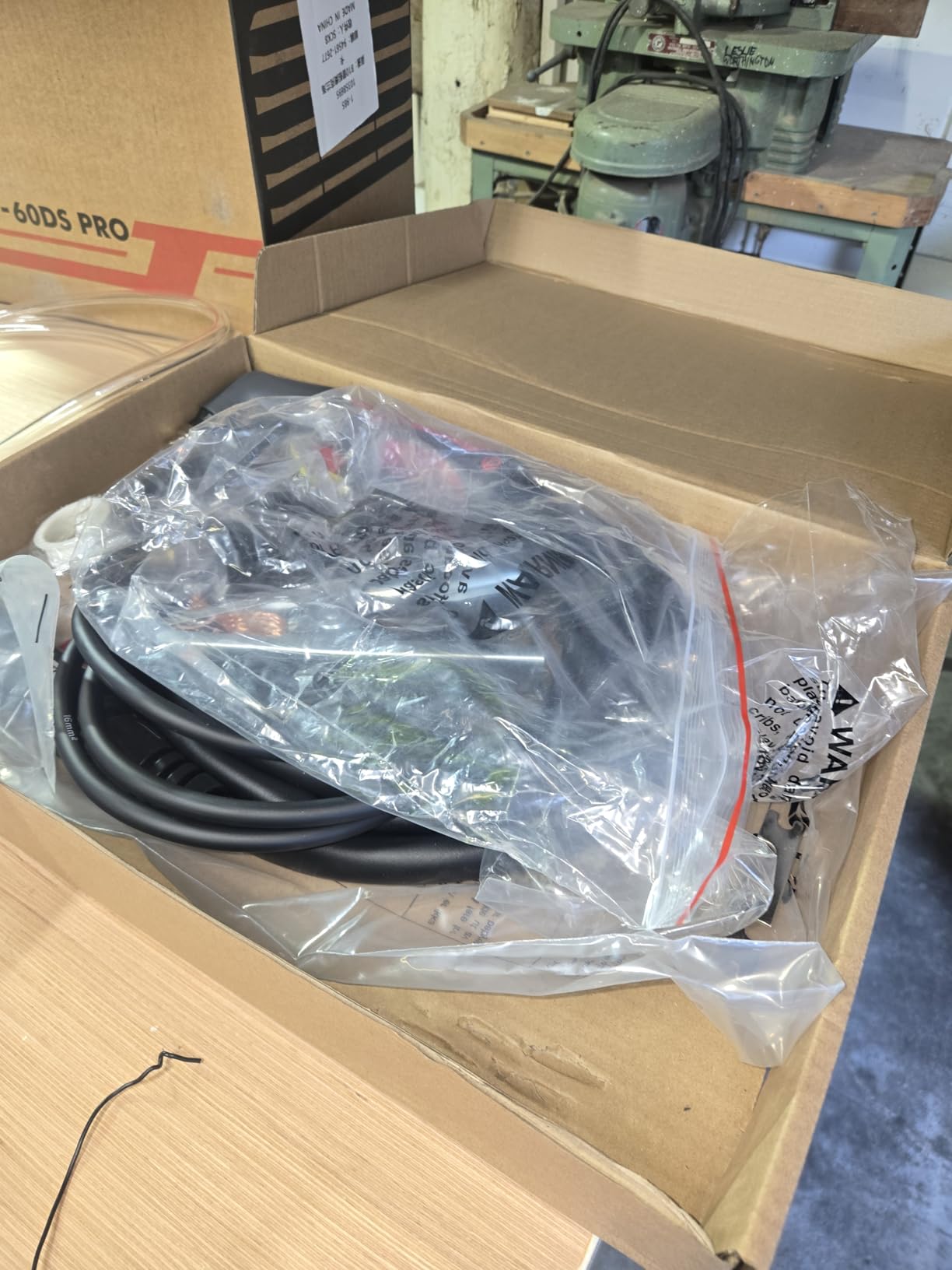 YESWELDER Plasma Cutter 60Amp Non-High Frequency Non-Touch Pilot Arc, Digital Display DC Inverter 110/220V Dual Voltage Blowback Plasma Cutting Machine CUT-60DS PRO customer photo 2