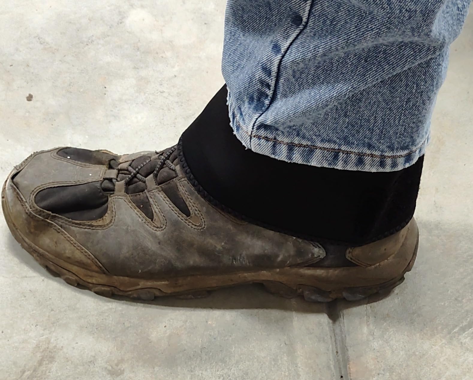 Low Gaiters - Hook & Loop Design for Easy On/Off - Neoprene Leg Gaiters for Hiking, Cross Country Skiing, Yard Work - Comfortable, Snug Fit (Pair) customer photo 2
