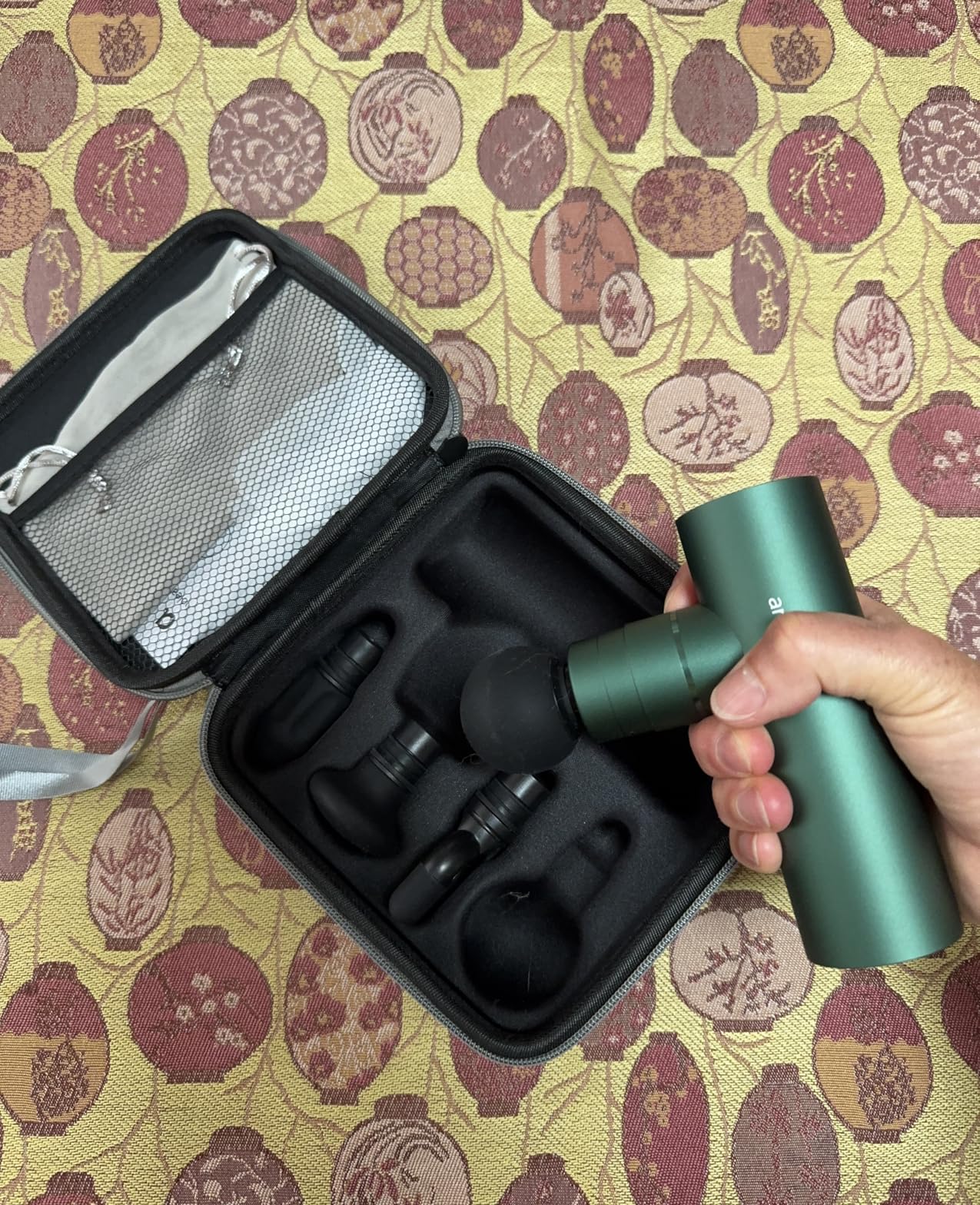 arboleaf Massage Gun Deep Tissue, Balance of Power & Portability Full-Metal Percussion Massager with Silent Brushless Motor customer photo 1