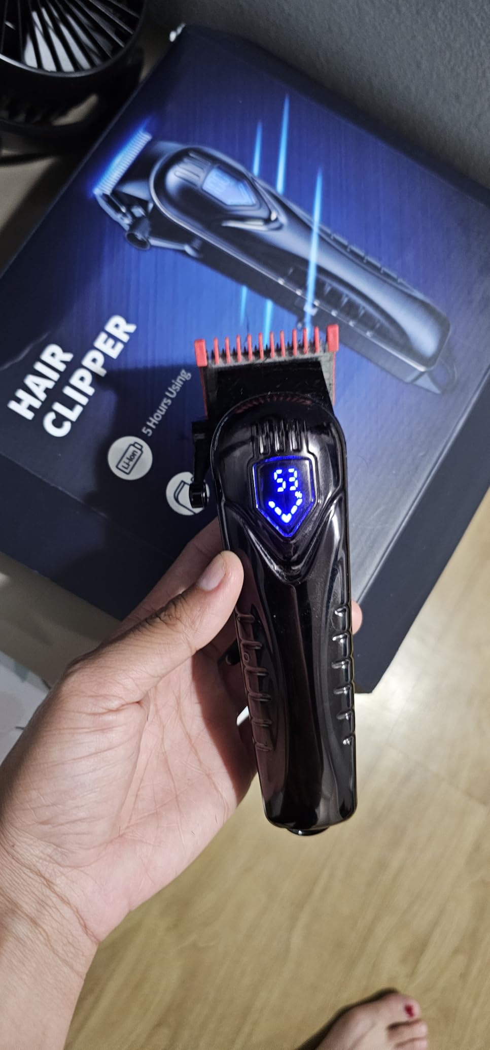 Chicclly Professional Hair Clippers for Men&Women, Low Noise Hair Cutting Kit with 10 Color Combs, LED Display, Gifts for Men, 5H Cordless Clippers and Trimmers Set with Scissors,Cape customer photo 1