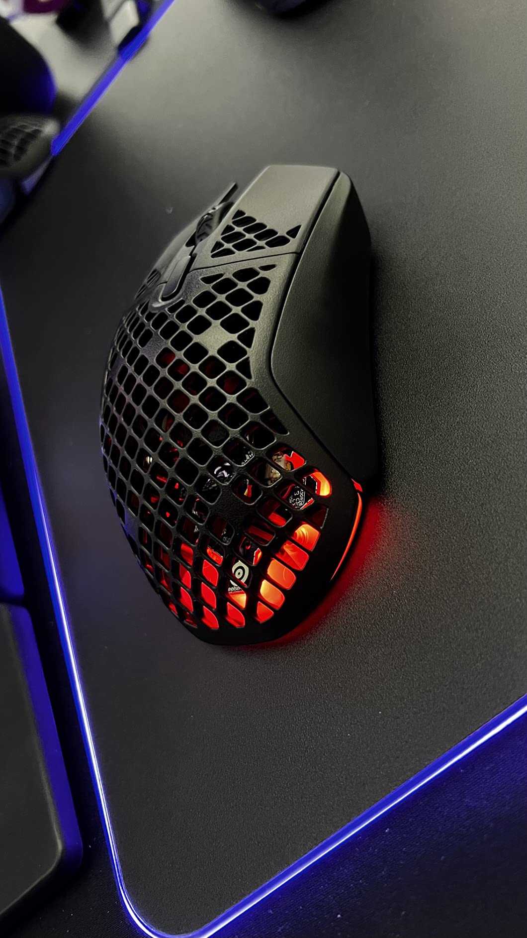 SteelSeries Aerox 9 Wireless - Holey RGB Gaming Mouse - Ultra-lightweight Water Resistant Design - 18 Buttons - Bluetooth/2.4 GHz - 18K DPI TrueMove Air Optical Sensor customer photo 1