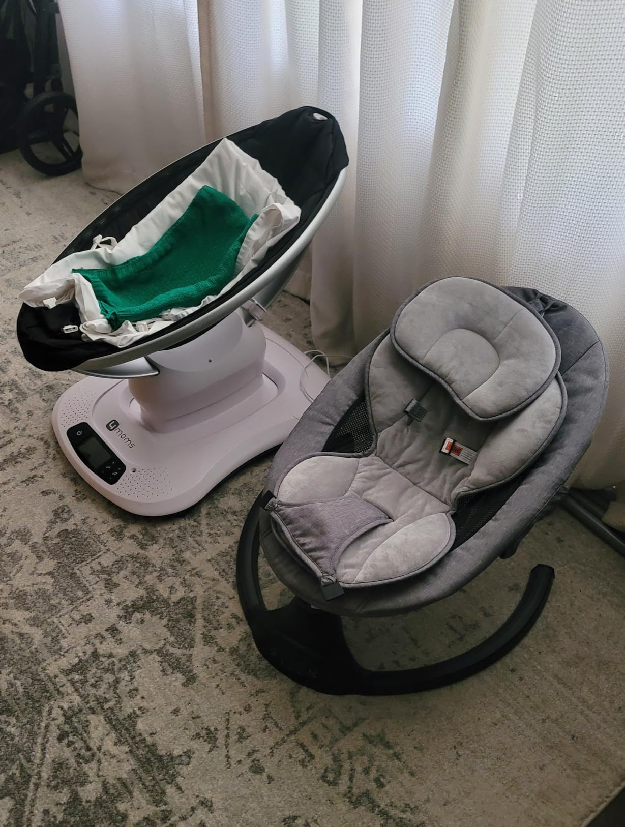 LAREX Baby Swing Infant Swing Electric Toddler Baby Rocker Portable for Newborn Boy Girl, 5 Sway Speeds with Remote Control, 10 Preset Melodies and Bluetooth, 0-6 Months Max 20 Lbs (Black) customer photo 1