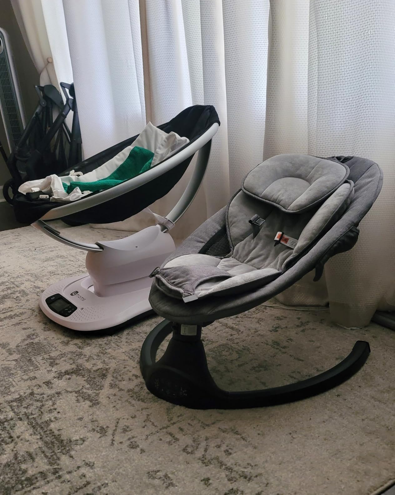 LAREX Baby Swing Infant Swing Electric Toddler Baby Rocker Portable for Newborn Boy Girl, 5 Sway Speeds with Remote Control, 10 Preset Melodies and Bluetooth, 0-6 Months Max 20 Lbs (Black) customer photo 2