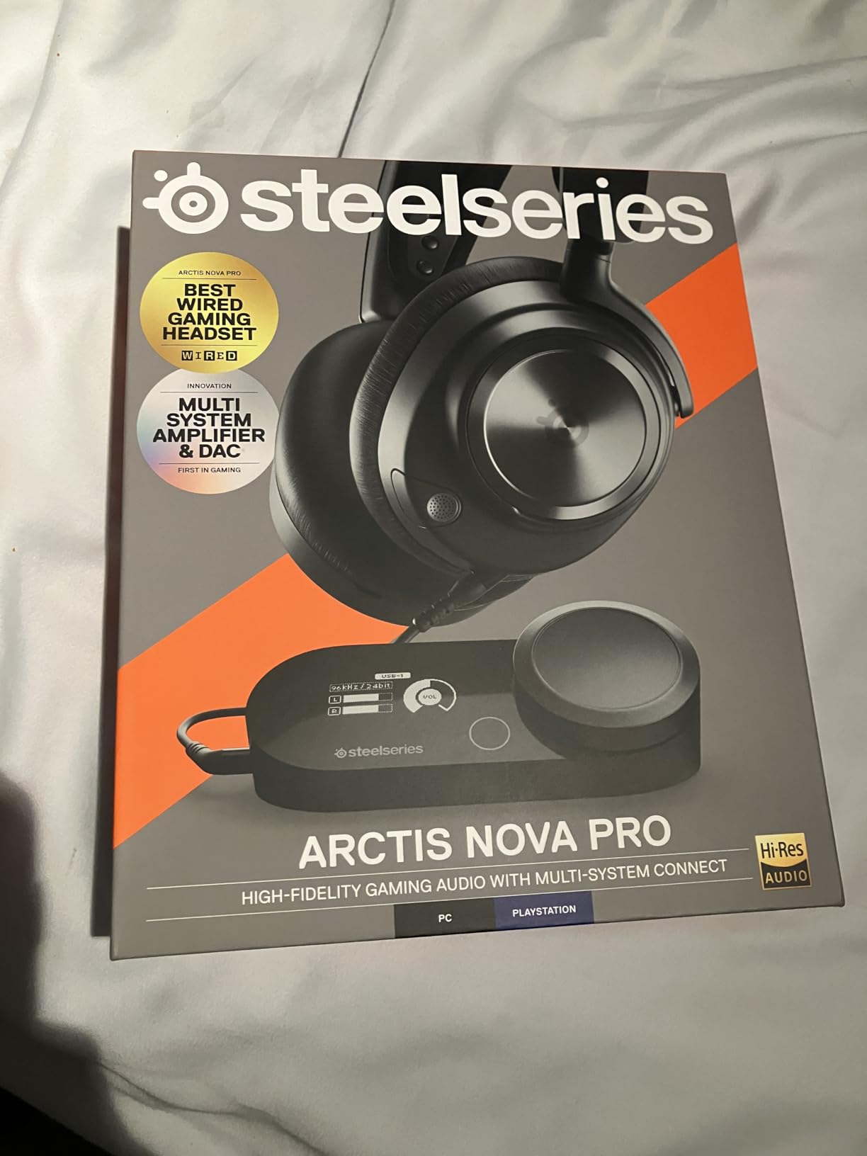 SteelSeries Arctis Nova Pro Multi-System Gaming Headset - Premium Hi-Fi Drivers, Hi-Res Audio, 360 Spatial Audio, GameDAC Gen 2, ESS Sabre Quad-DAC, Stealth Retractable Mic - PC, PS5, PS4, Switch customer photo 1