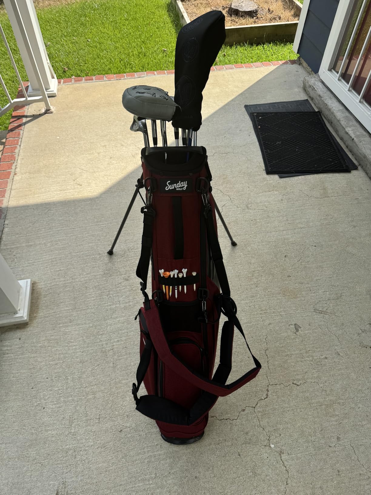 Sunday Golf El Camino Bag - Lightweight Sunday Golf Bag with Strap and Stand - Easy to Carry - Golf Stand Bag for The Driving Range, Par 3 and Standard Courses, 3.9 pounds customer photo 2