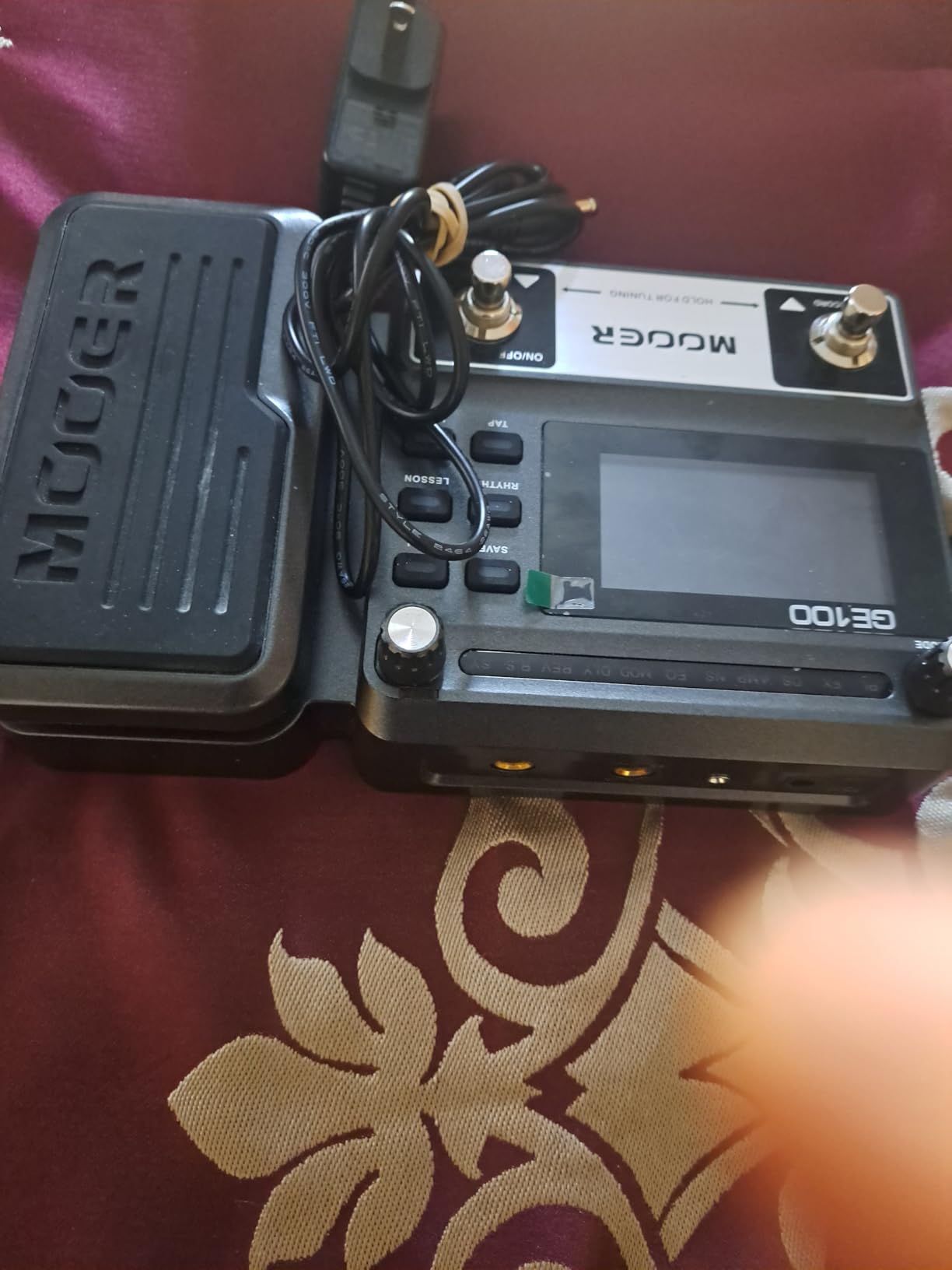 MOOER GE100 Multi-Effects Guitar Pedal with 80 Presets, 66 Effects, Loop and 40 Drum Rhythm. Distortion, Expression Volume Wah Pedal, Tap Tempo, Headphone Out, LED Screen, Tuner customer photo 2