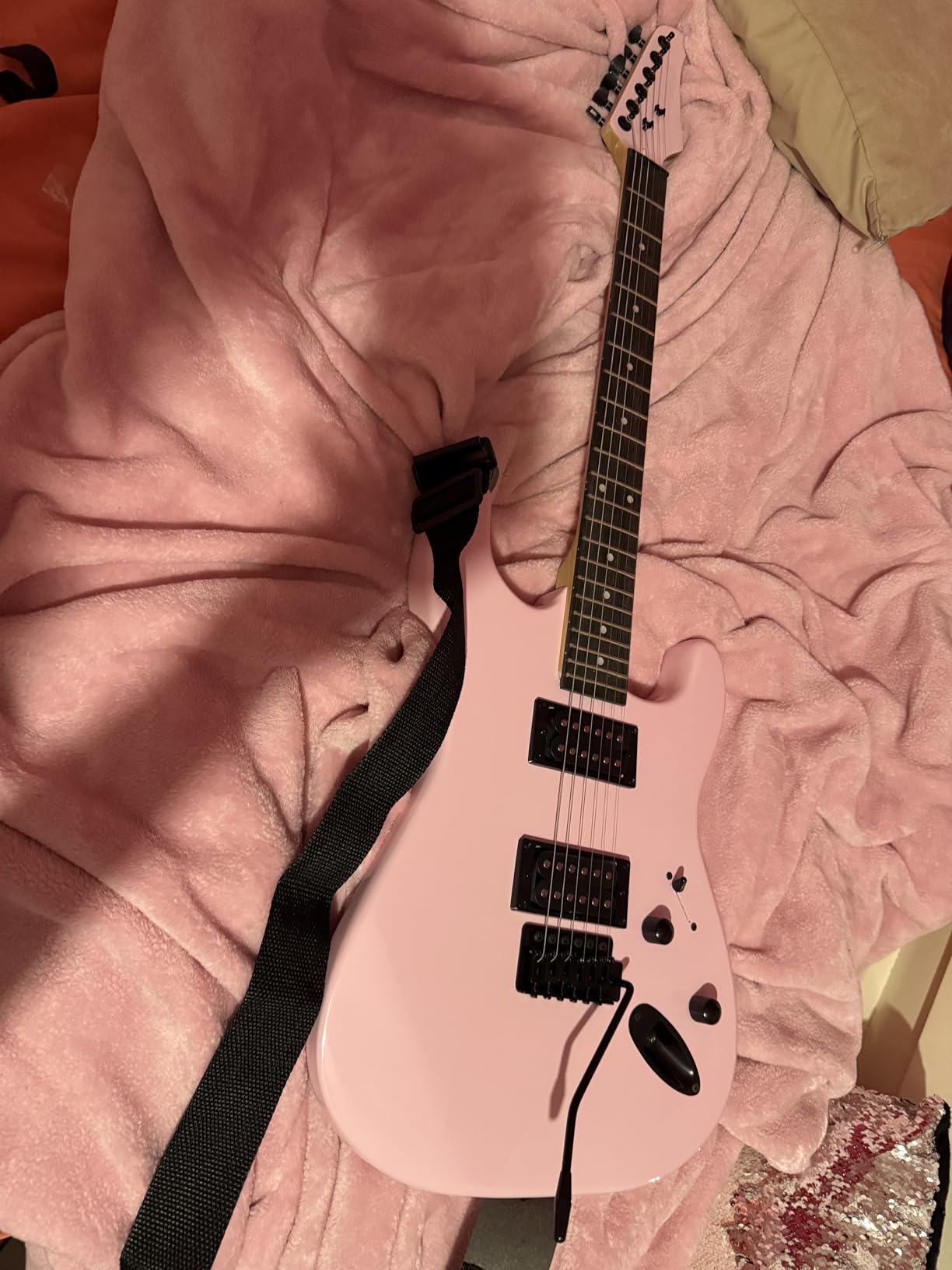 Ktaxon 39 Inch Electric Guitar, Full Size Solid Body H-H Pickups 6 Strings Beginner Guitar Kit With Gig Bag, Strap, Tremolo Arm, Cable & Picks (Black Back) customer photo 2