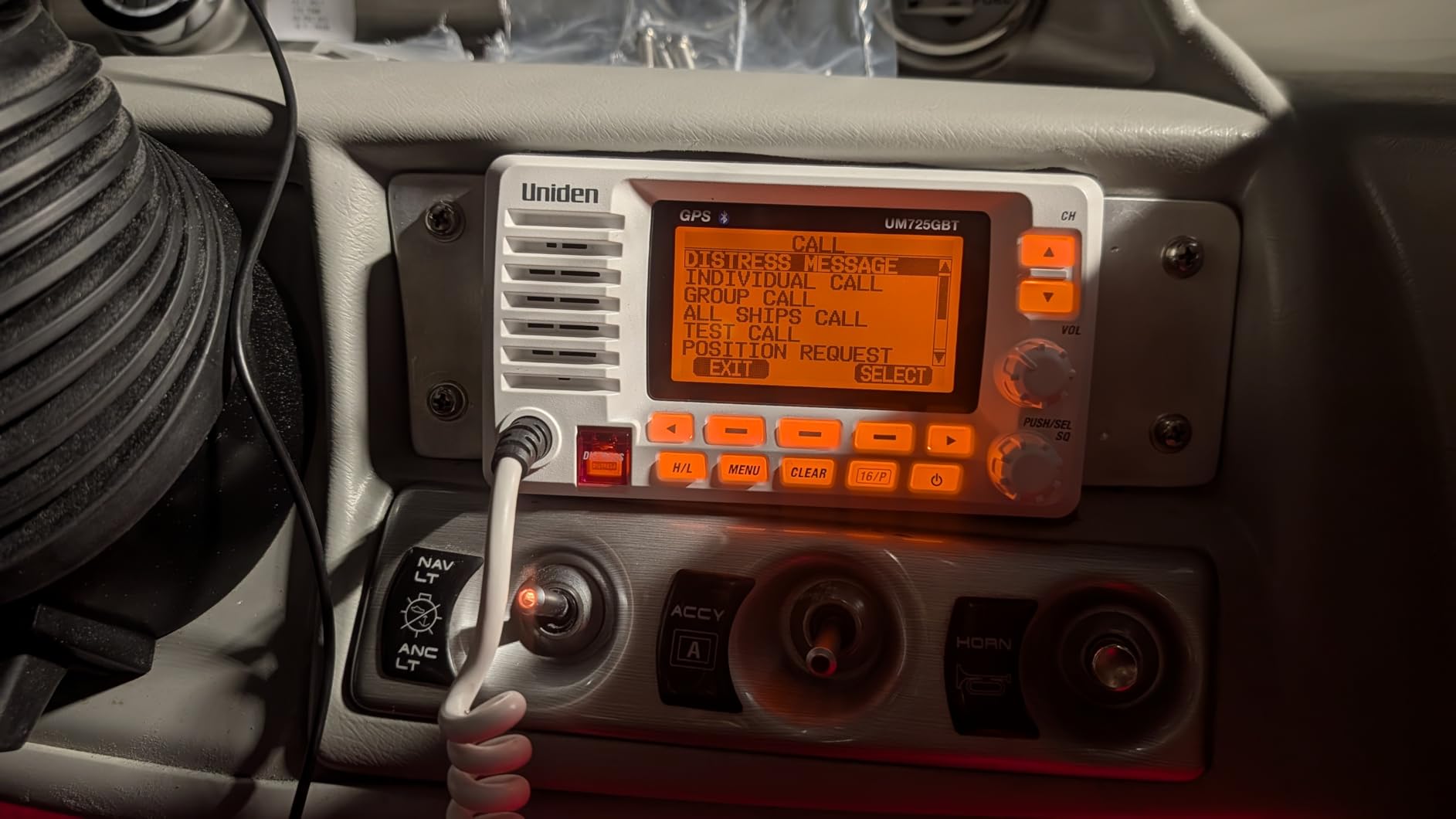 Uniden UM725GBT Marine VHF Radio, All USA, Canada, and Intl. Marine Channels, 1Watt/25Watt Transmit Power, Largest LCD Screen in Class, NOAA Weather Channels, Speaker Mic, GPS Built-in, and Bluetooth customer photo 1