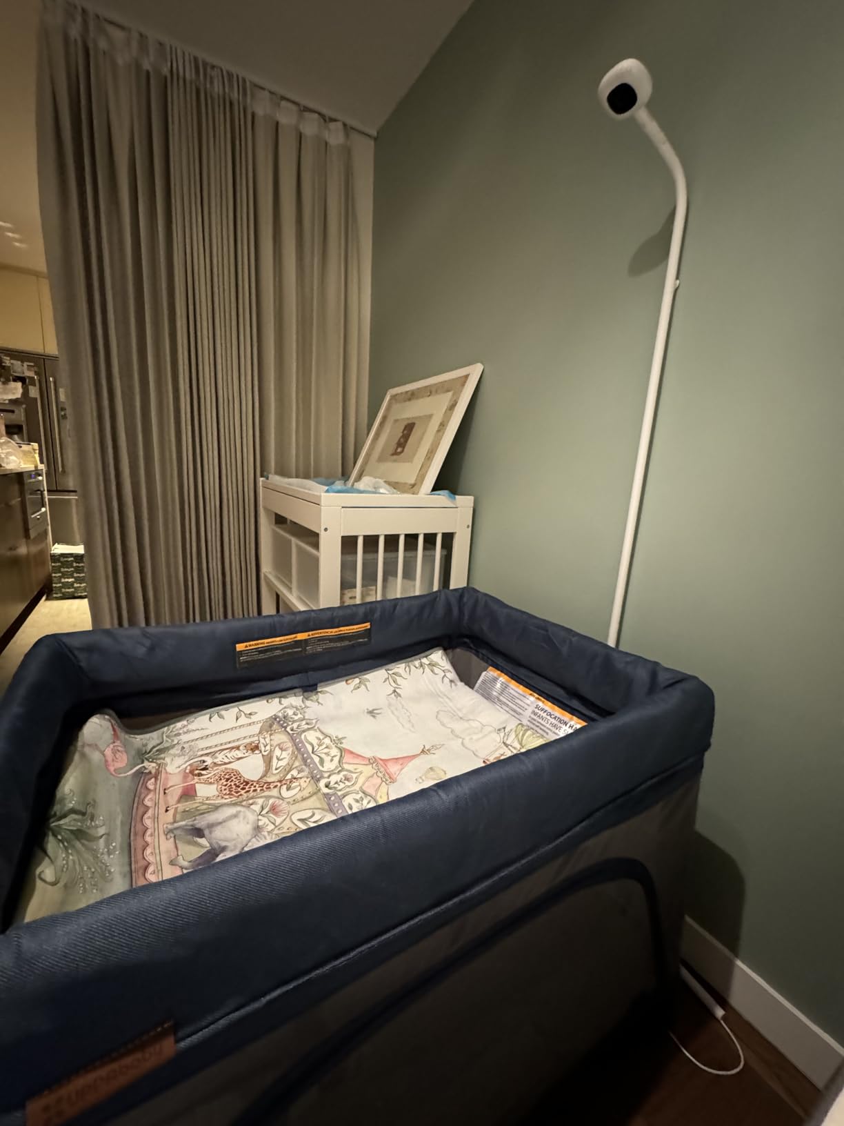 UPPAbaby Remi Playard | Deluxe 3-in-1 Portable Playard, Bedside Bassinet + Travel Crib | Mesh Bassinet, Mattress, Organic Cotton Mattress Cover + Storage Bag Included | Charlie (Sand Melange) customer photo 1