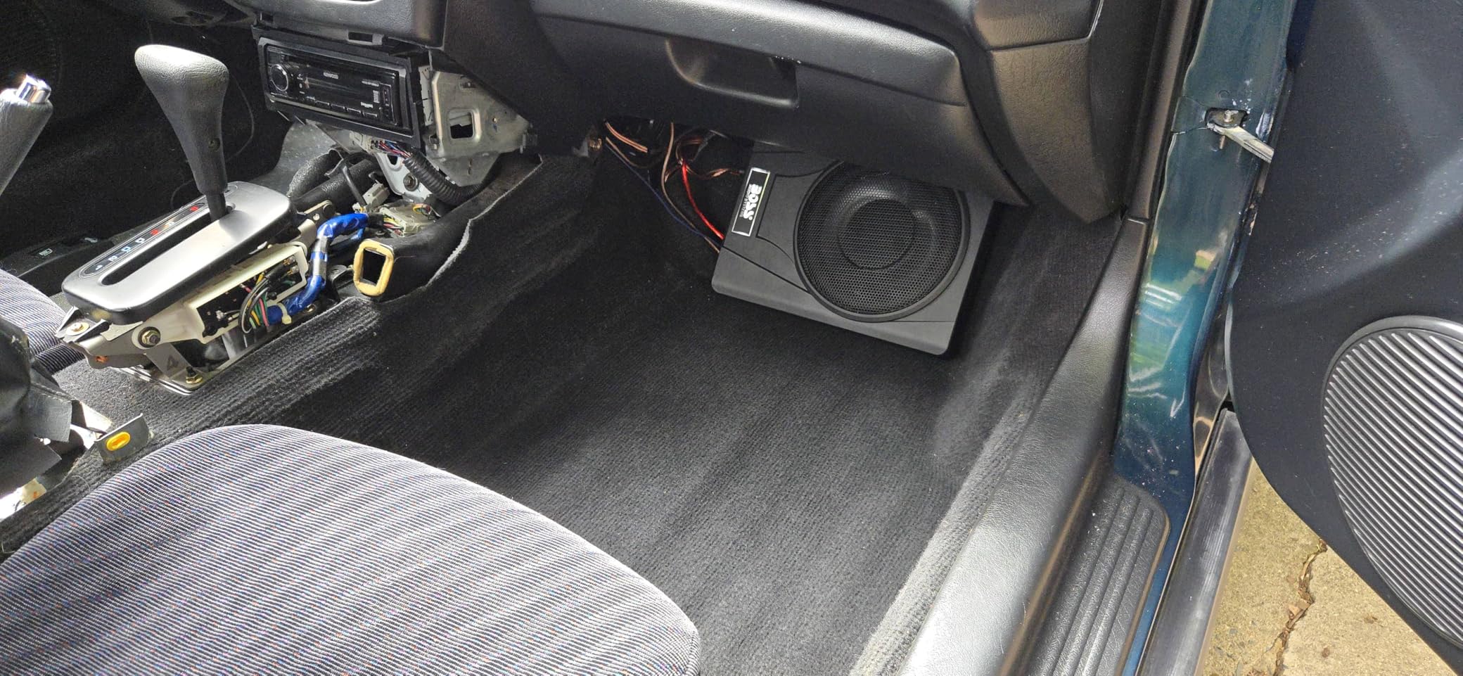 BOSS Audio Systems BASS8K 8 Inch Powered Car Subwoofer and Amplifier Wiring Kit Package - 800 Watts Max Power, Under Seat, Low Profile, 8 Gauge Wiring Kit, for Truck Boxes and Enclosures customer photo 1