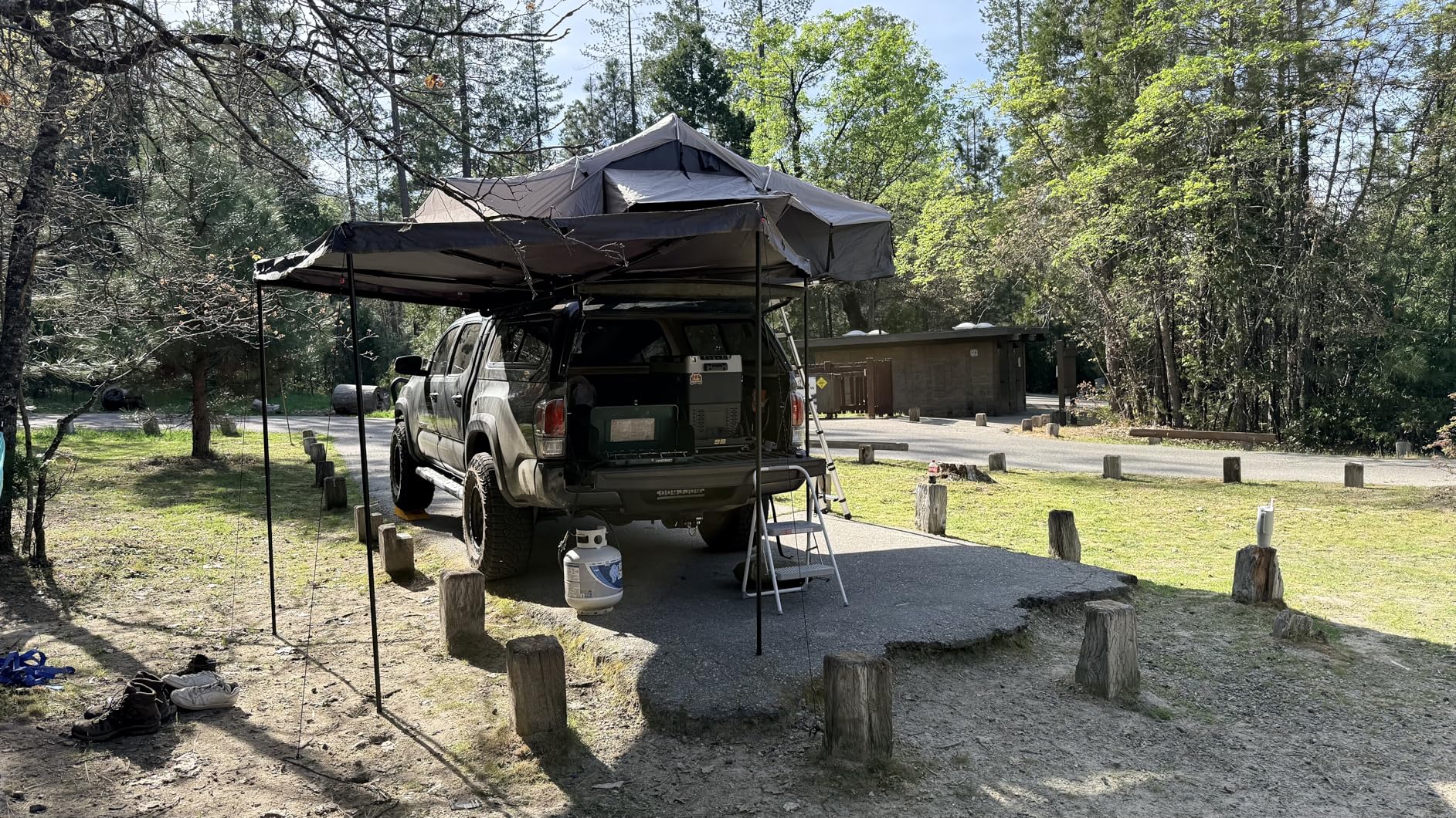 Overland Vehicle Systems 19679907 HD Nomadic 270 LTE Awning Driver Side | 65 Sq Ft of Coverage | Dark Gray Fabric with Black Travel Cover Included | Twist and Lock Technology | Heat-Sealed Seams customer photo 1