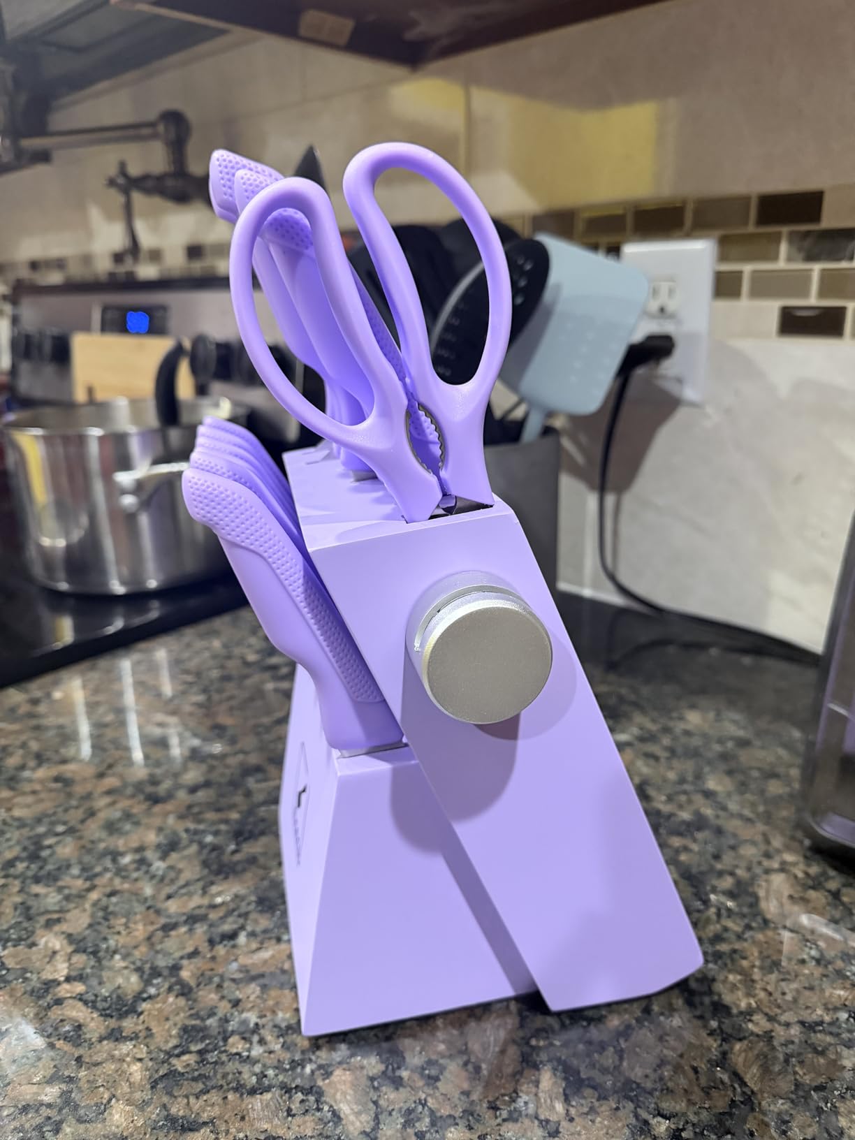 imarku 16PCS High Carbon Stainless Steel Kitchen Knife Set with Block Ultra Sharp Knife Block Set, Japanese Knife Set with Dotted Non-slip Ergonomic Handle customer photo 2
