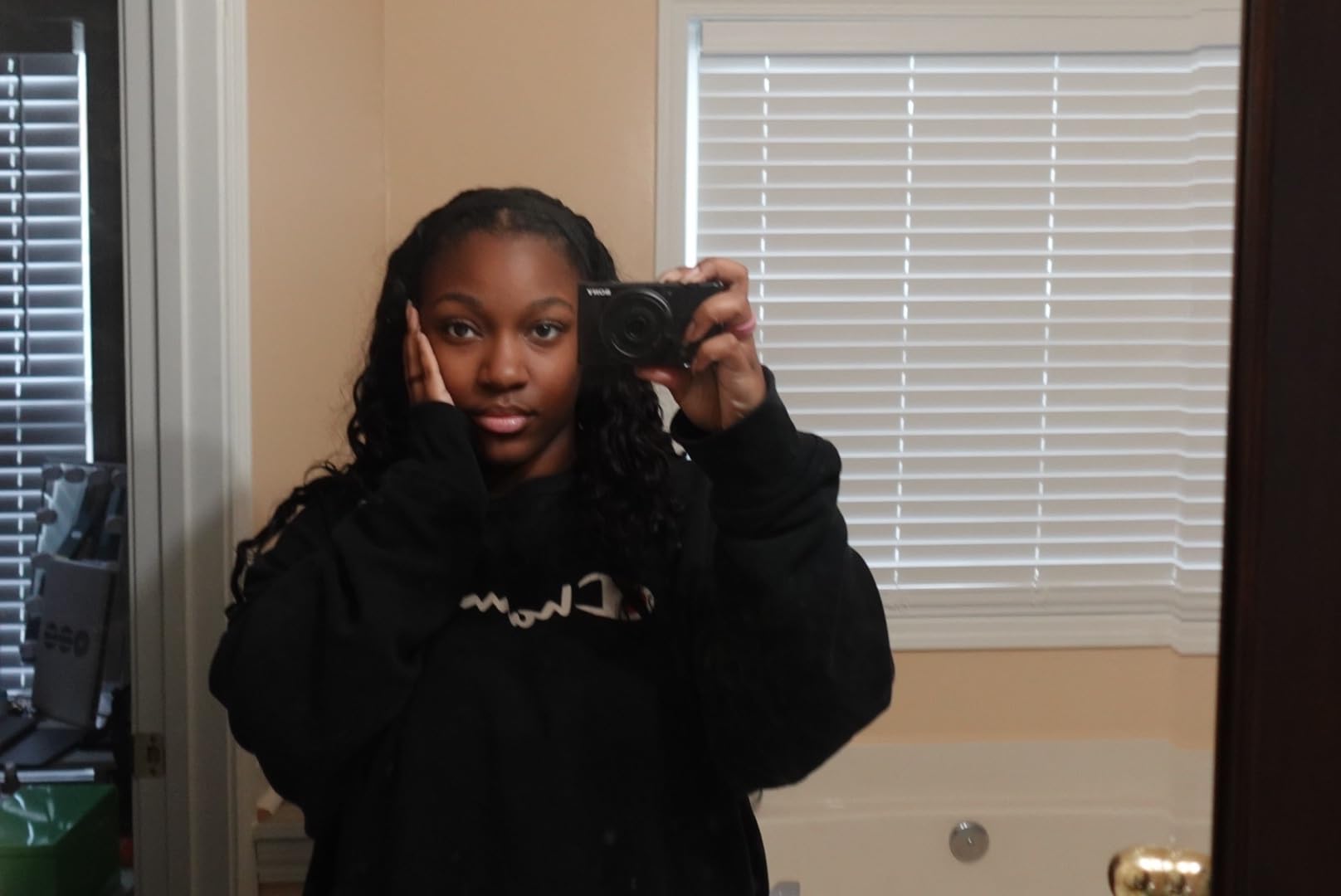 ZV-1F Vlog Camera for Content Creators and Vloggers Black customer photo 1