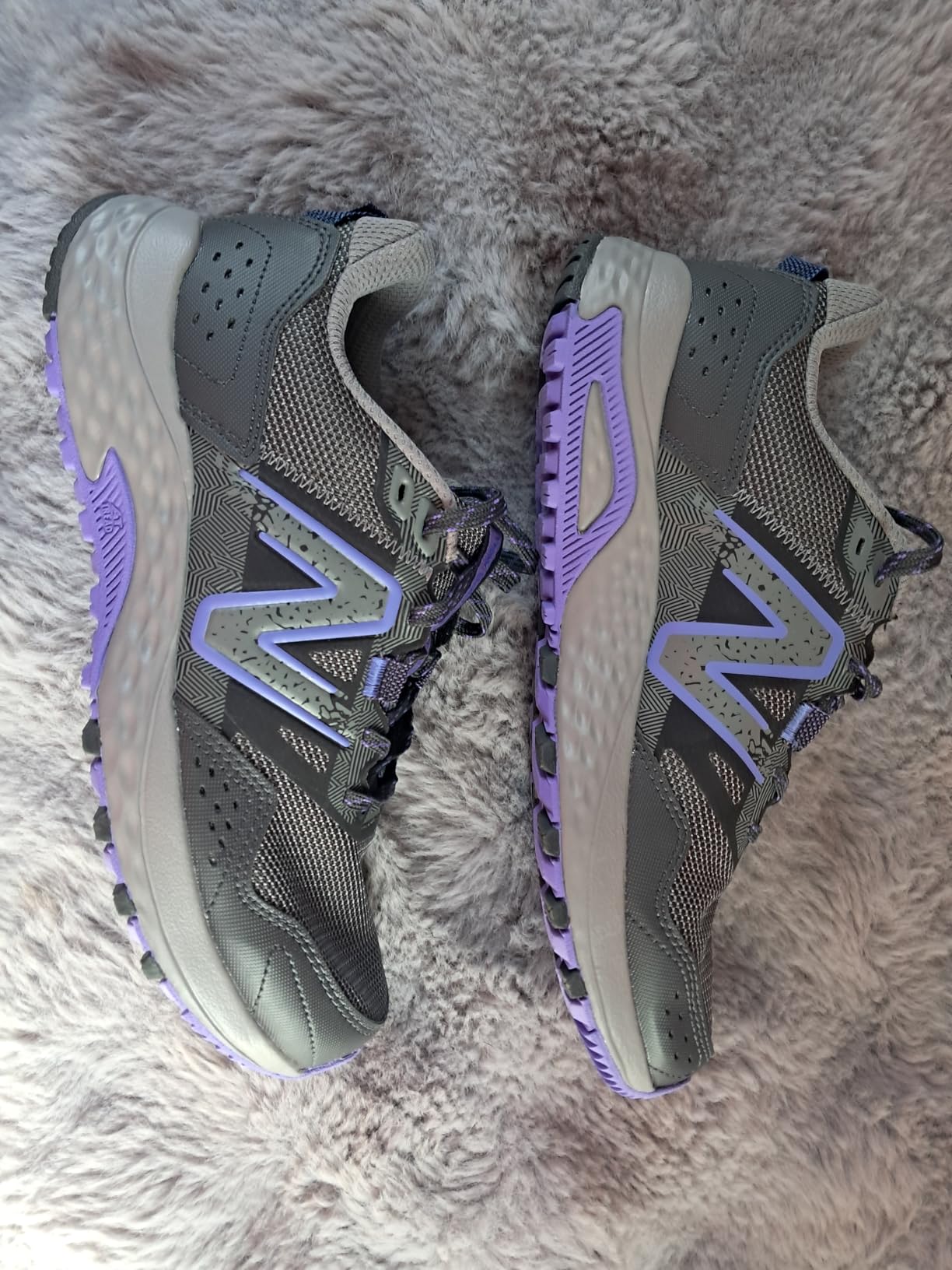 Women's 410v8 Trail Running Shoes customer photo 2