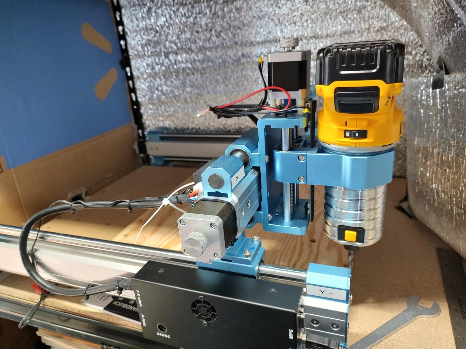 Genmitsu CNC Router Machine 4040-PRO for Metal Acrylic Cutting Milling, GRBL Control, Lead Screw Driven, 3 Axis Engraving, Working Area 15.7x15.7x3.1 inch customer photo 1