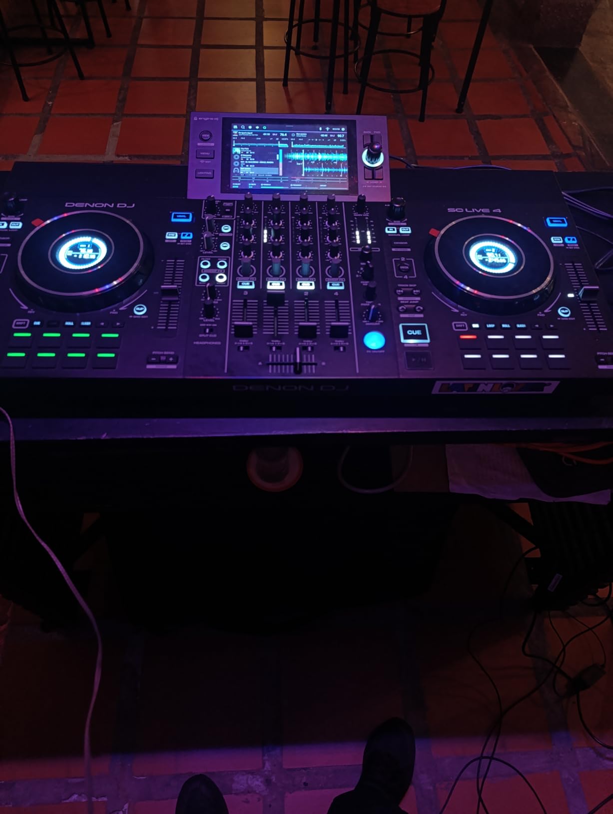 Denon DJ SC LIVE 4 Standalone DJ Controller with Stem Separation on 4-Decks, Wi-Fi Streaming, Built-in Speakers, Serato DJ and Virtual DJ Compatible customer photo 1