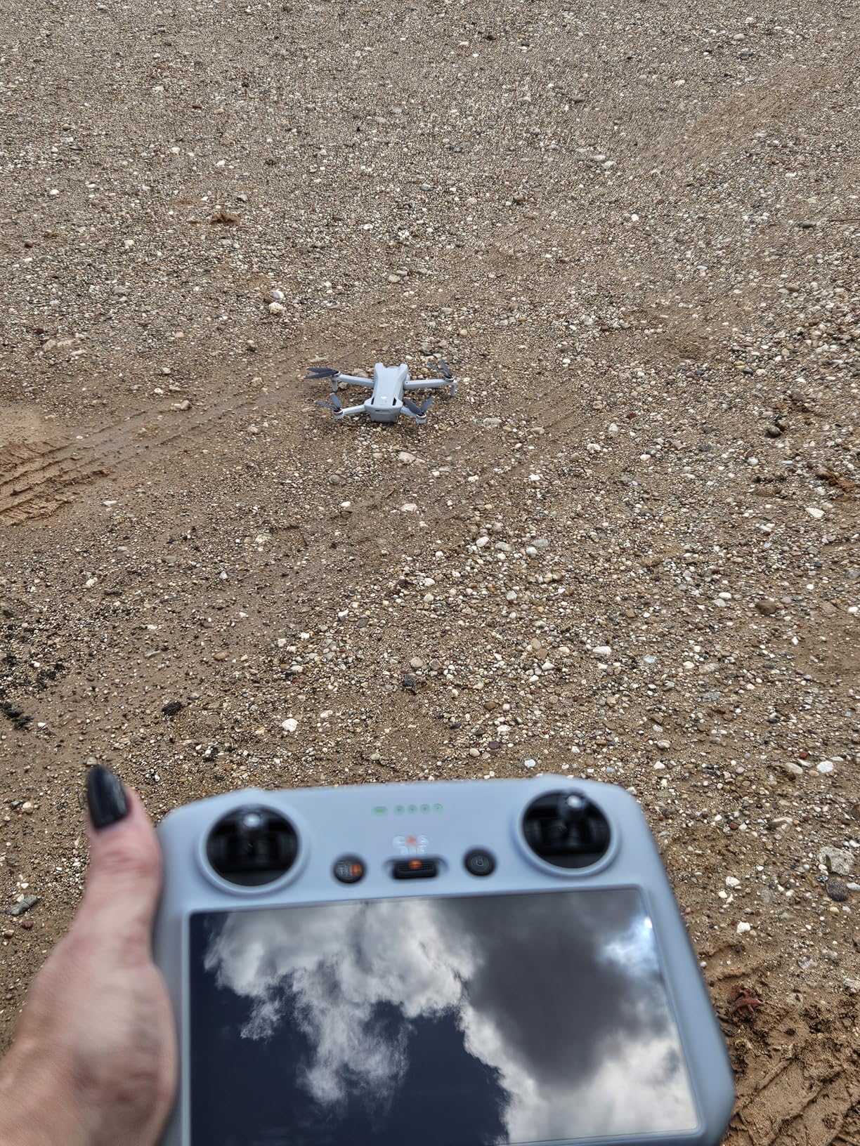 DJI Mini 3 Fly More Combo (DJI RC), Drones with Camera for Adults 4K, 3 Batteries for 114-min Flight Time, Vertical Shooting, 32800ft (10km) Video Transmission, Lightweight Mini Drone for Beginners | 4K HDR Video, 1/1.3 CMOS Sensor with True Vertical Shooting, 3× Intelligent Flight Batteries, Under 249 G, (3 Batteries) customer photo 2