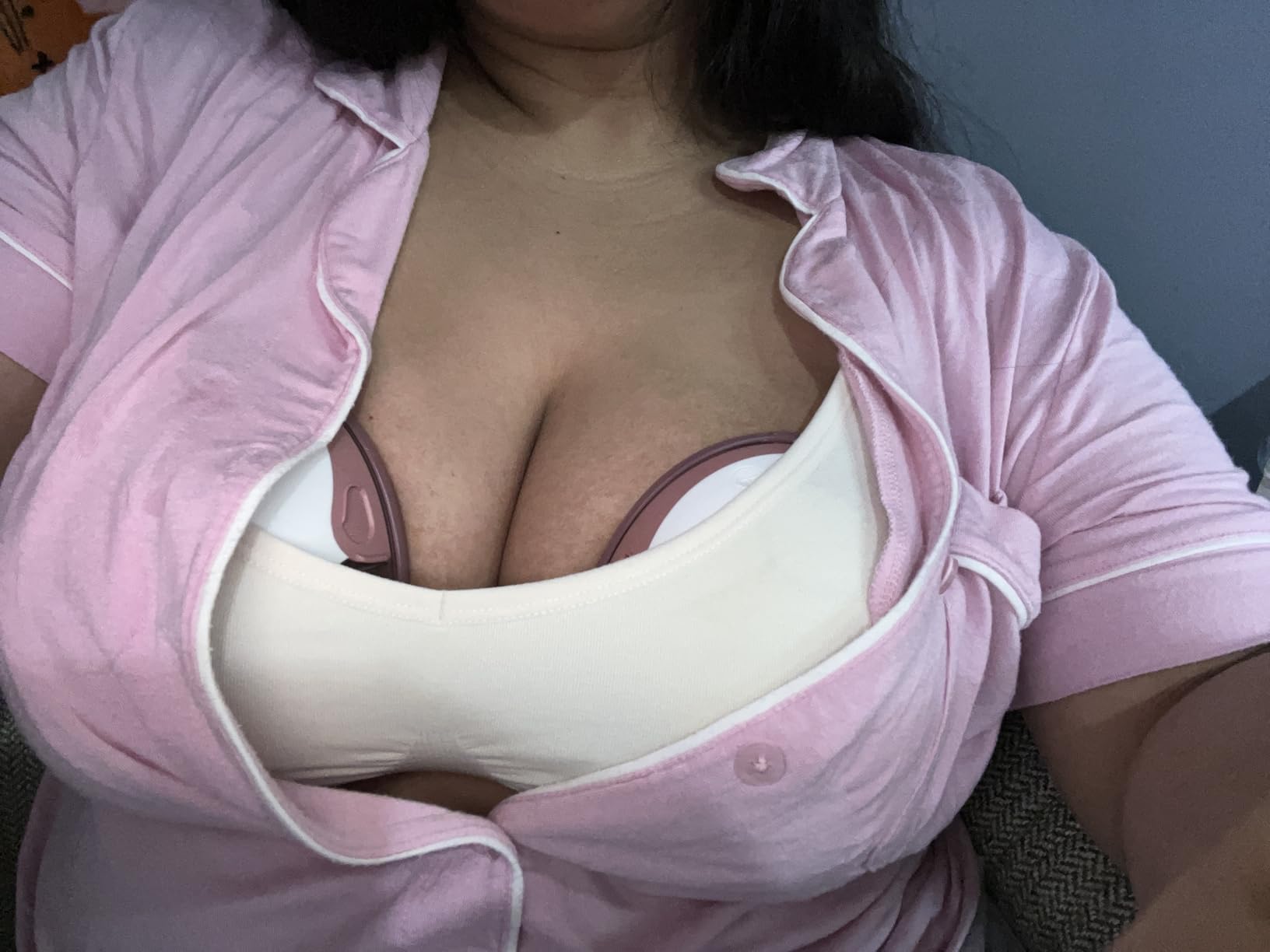 Momcozy Breast Pump Hands Free Mobile Style | M6, Wearable Breastfeeding Electric Breast Pump Ideal Rhythm More Milk, DoubleFit Flange More Fit & Discreet with 3 Modes 9 Levels, 24mm - 2 Pack Cozy Red customer photo 2