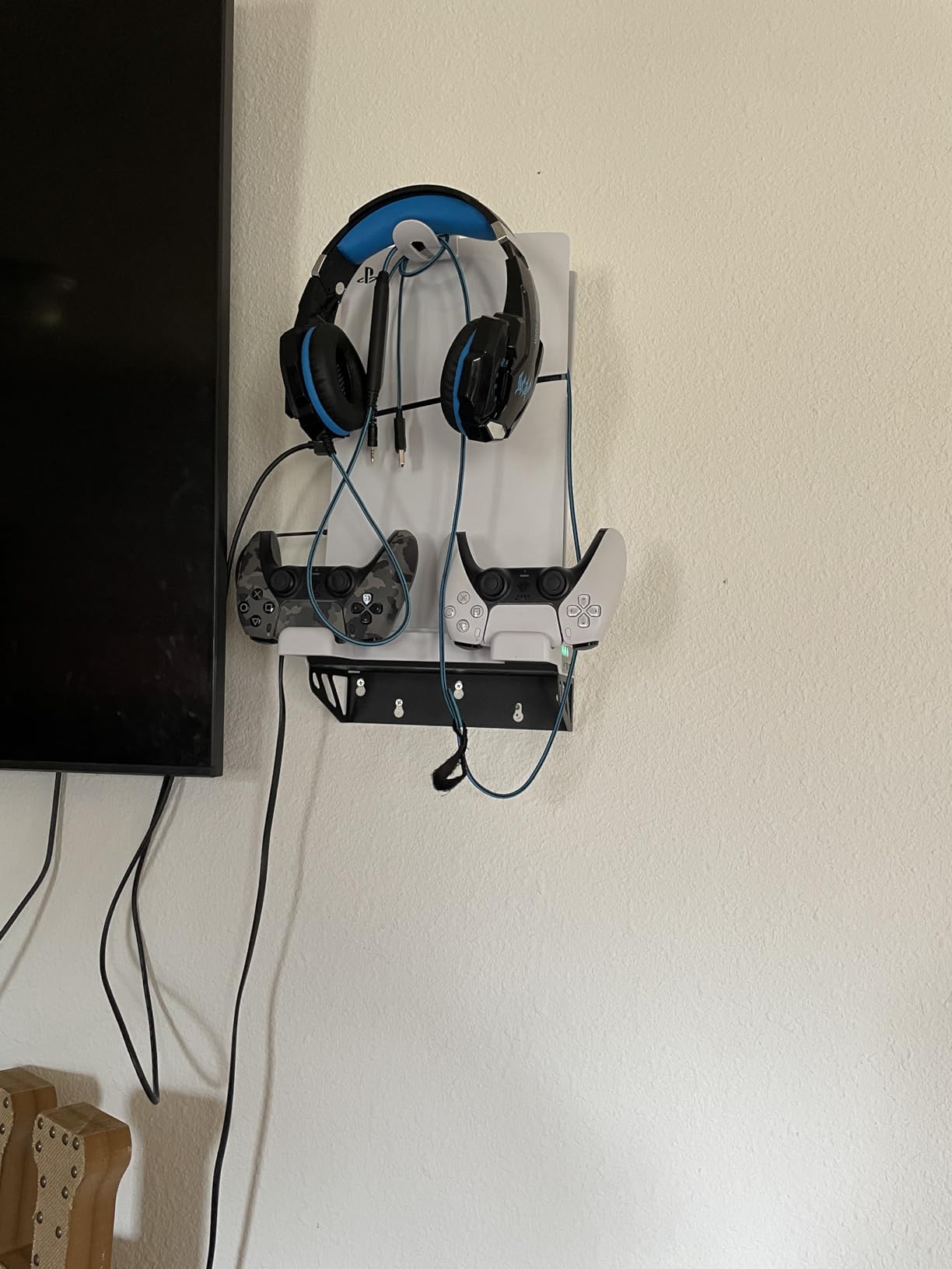 PS5/Slim/Pro Wall Mount Kit with Cooling Fan & Charging Station customer photo 2