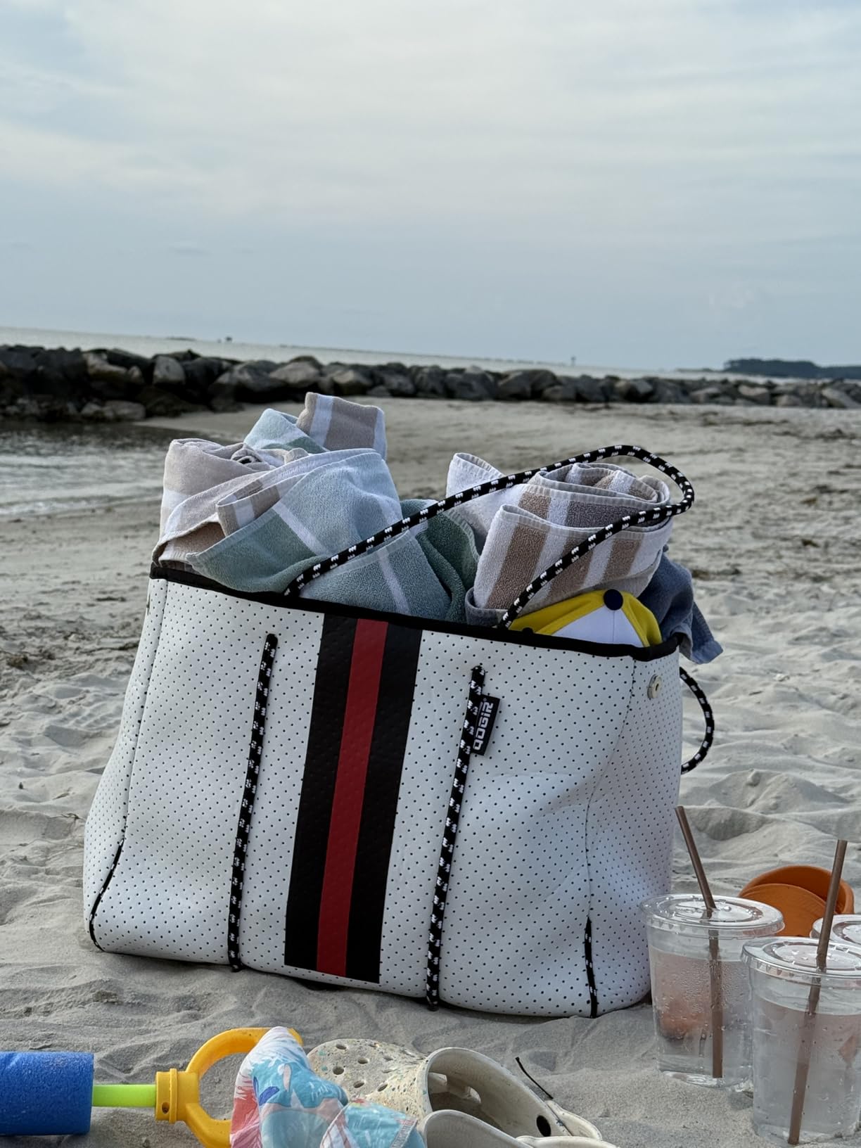 QOGiR Neoprene Multipurpose Beach Bag Tote with Inner Zipper Pocket customer photo 2