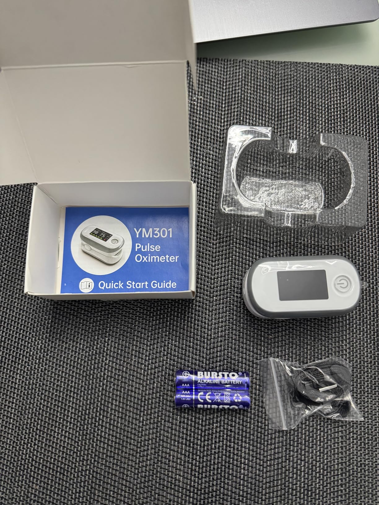 Alecaremed Pulse Oximeter, 4 Color OLED Display Oxygen Monitor Fingertip with 20x Memory, Blood Oxygen Saturation Monitor (SpO2), Alarm & Brightness Adjustable, Batteries & Lanyard (White) customer photo 2