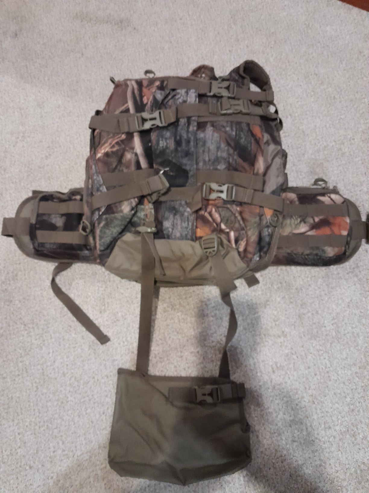 BLISSWILL Large Hunting Backpack with Padded Weapon Compartment for Bow Rifle customer photo 2