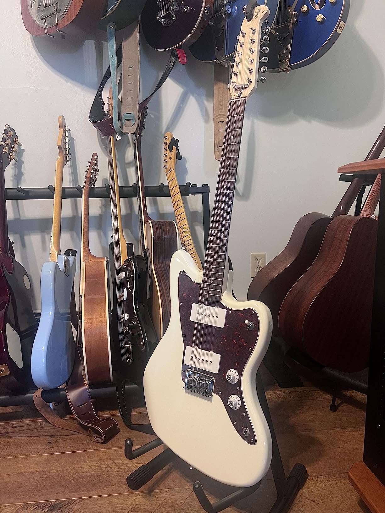 Fender Paranormal Jazzmaster XII, Laurel Fingerboard, Tortoiseshell Pickguard, Olympic White customer photo 2