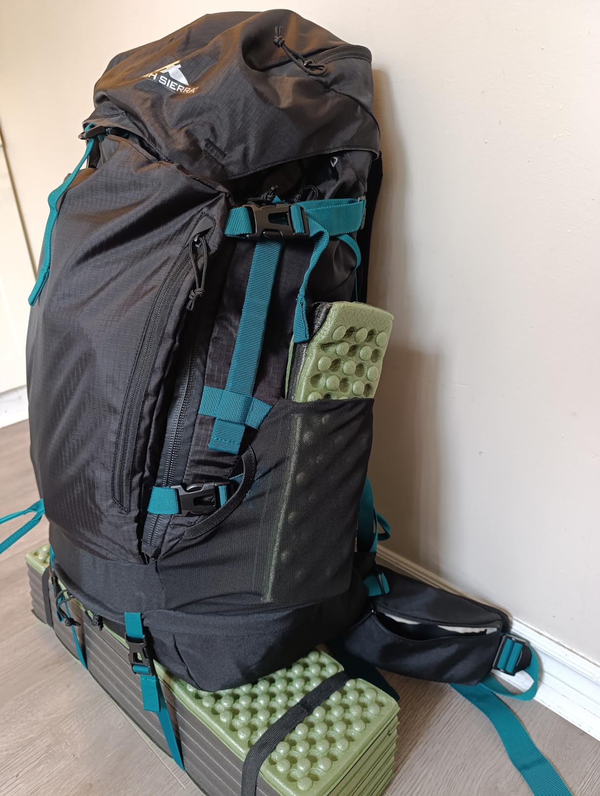 High Sierra Pathway 2.0 Backpack with Hydration Storage Sleeve, for Hiking, Biking, Camping, Traveling, Black, 75L customer photo 1