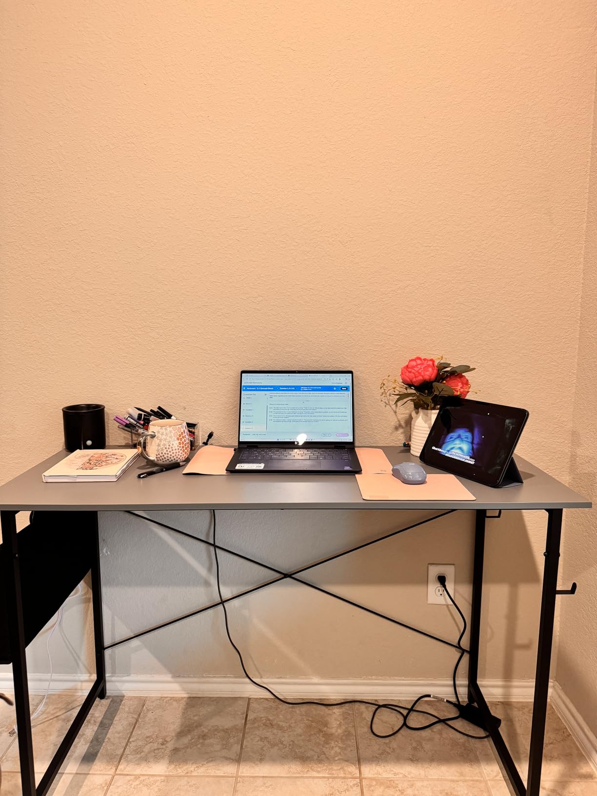 Pamray 32 Inch Computer Desk for Small Spaces with Storage Bag, Home Office Work Desk with Headphone Hook, Small Office Desk Study Writing Table customer photo 1