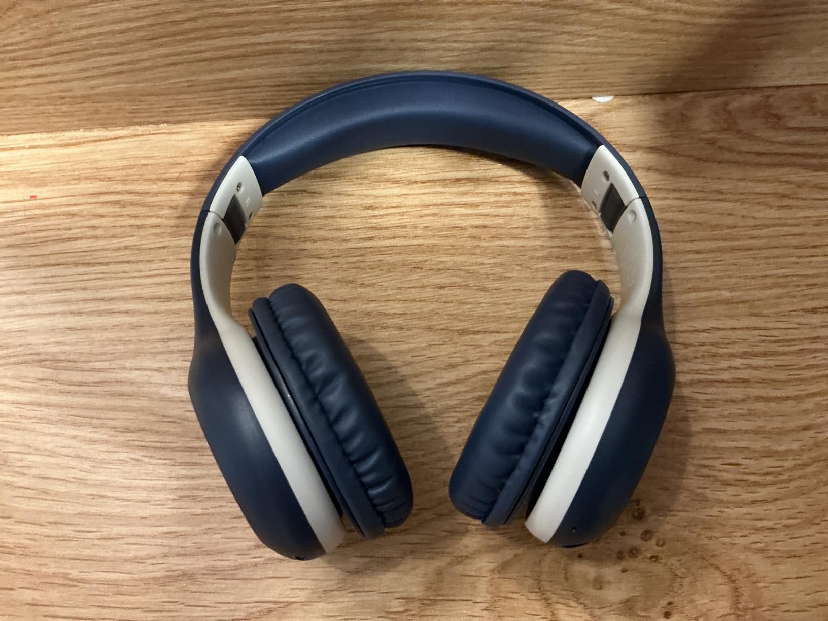 EarFun K2 Kids Bluetooth Headphones, Kids Headphones with Volume Limited, 40H Playtime, Built-in Mic, Stereo Sound, Foldable Over-Ear Headphone for School/Travel/iPad/Tablet (Blue) customer photo 1