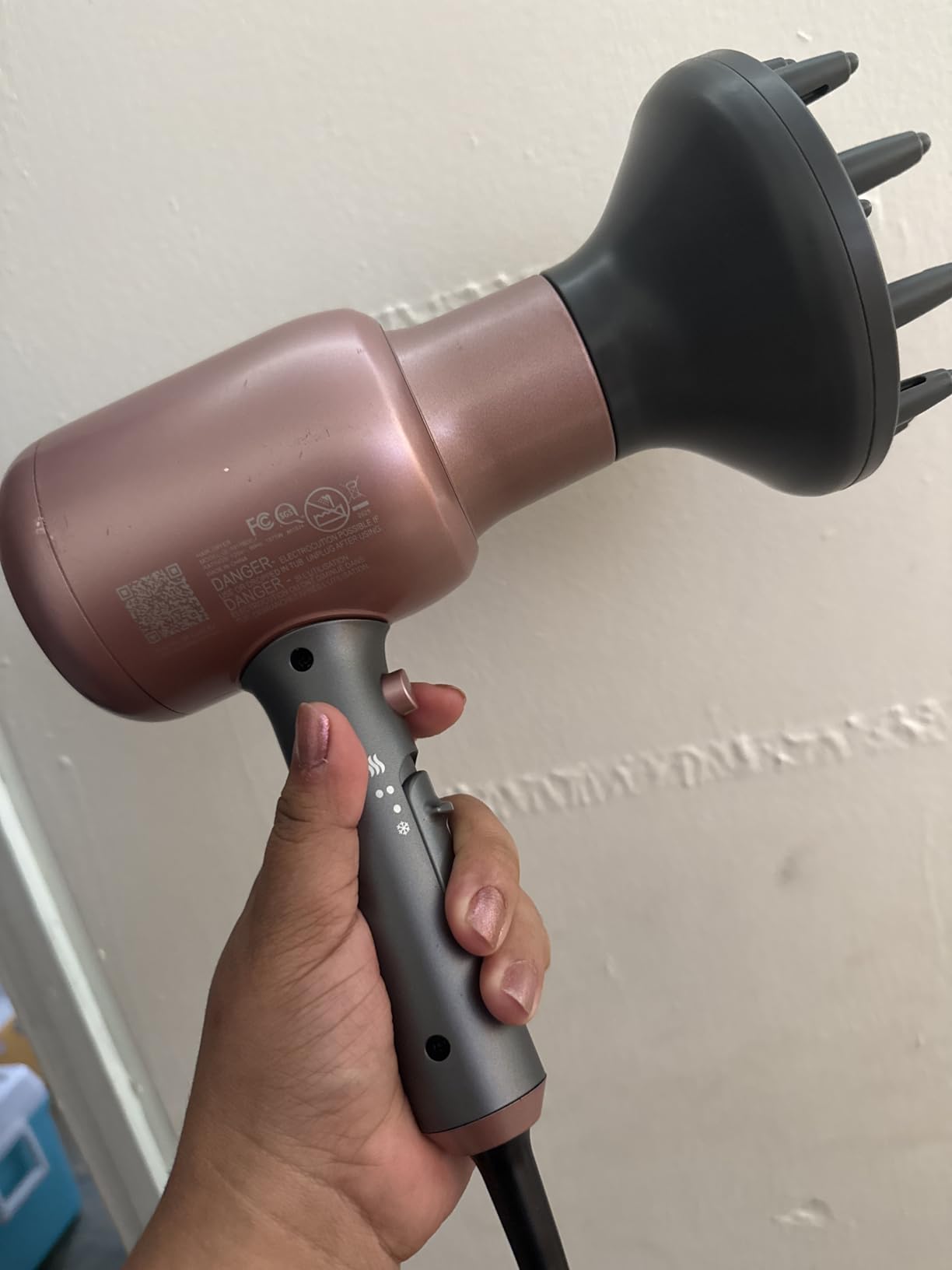Wavytalk Hair Dryer with Diffuser, Blown Away Ionic Hair Dryer for Curly Hair with Comb, 1875W Fast Drying Blow Dryer with Ceramic Technology, 3 Attachments for All Hair Types, Light and Quiet, Black customer photo 2