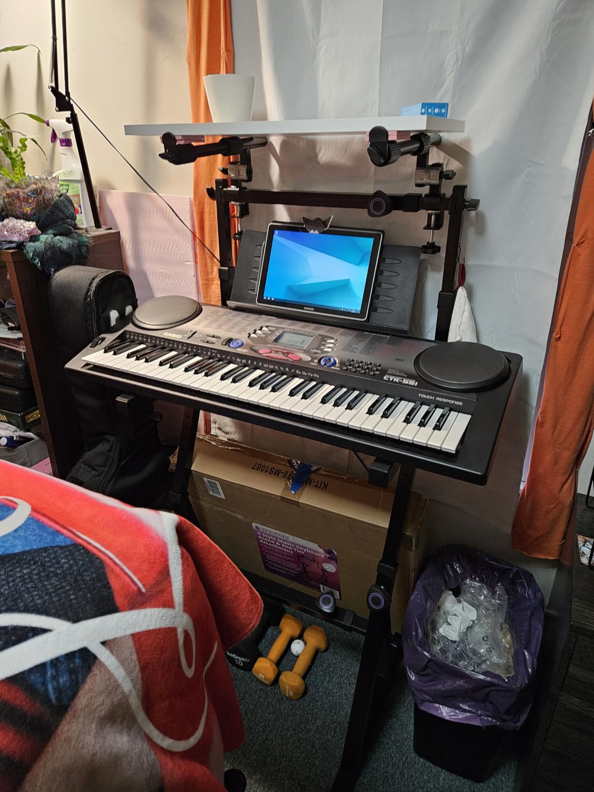 Liquid Stands Dual Piano Keyboard Stand with 2nd Tier - Z Style Adjustable and Portable 2 Tier Heavy Duty Music Stand for Synths and Electric Digital Keyboards - Fits 54 61 88 Key Pianos customer photo 1