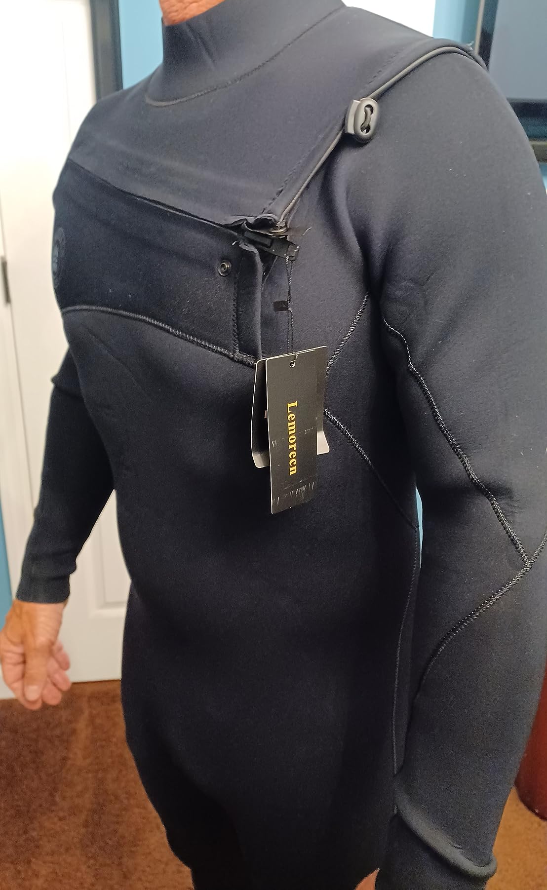 Lemorecn Men's Surfing Wetsuit Super Stretch Neoprene 4/3mm Chest Zip Full Wetsuit for Men customer photo 2