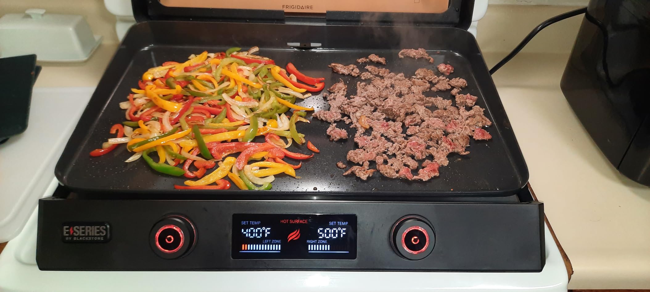 Blackstone 8001 E-Series 22 Inch Electric Griddle Nonstick with Lid - Indoor and Outdoor Use customer photo 1