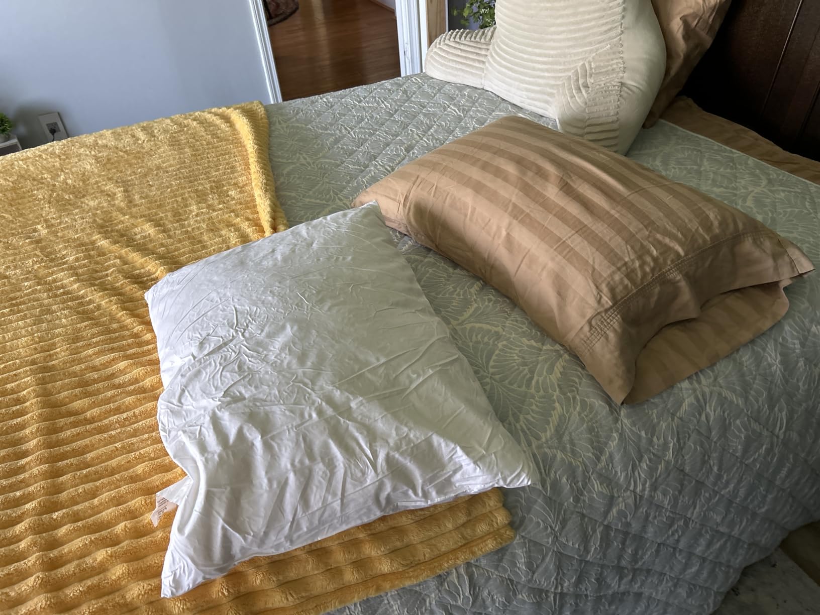 Three Geese Adjustable Layer Goose Feather Pillow, Assemblable Bed Pillow, 100% Soft Cotton Cover, Good for Side and Back Stomach Sleeper, King Size, Packaging Include 1 Pillow. customer photo 2