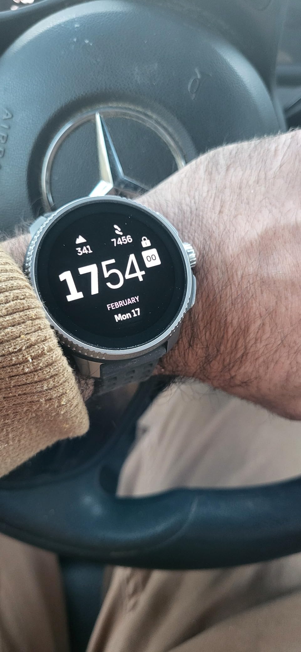 Race: GPS Sports Watch, Large & Bright AMOLED Color Screen, Long Battery Life customer photo 2