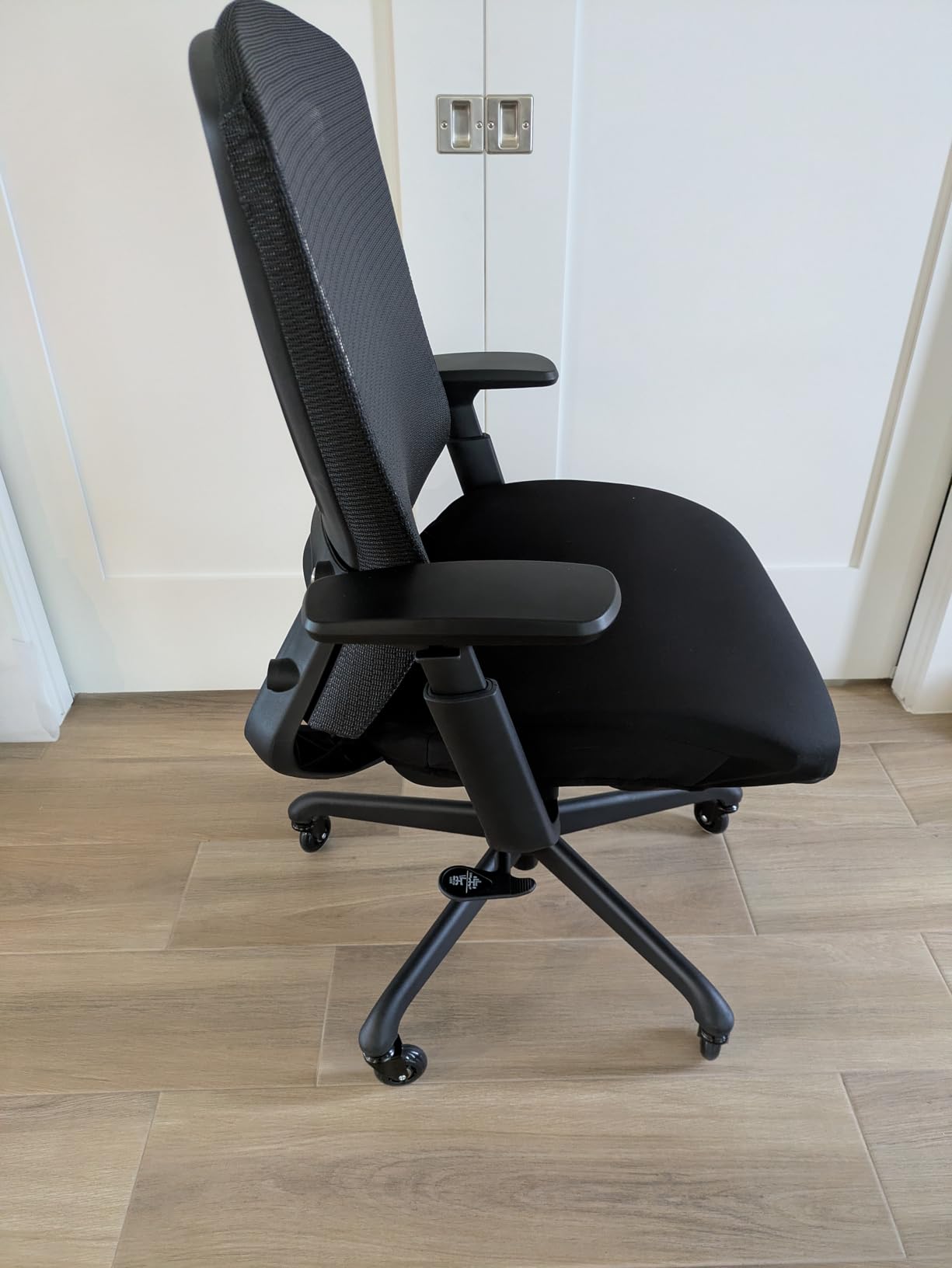 ELABEST Ergonomic Mesh Office Chair, Comfy Computer Desk Chair - BIFMA 5.1 Certified Commercial Swivel Task Chair for Home Office - Adjustable Lumbar Support & Armrests, Tilt Function, Wide Seat, Black customer photo 2