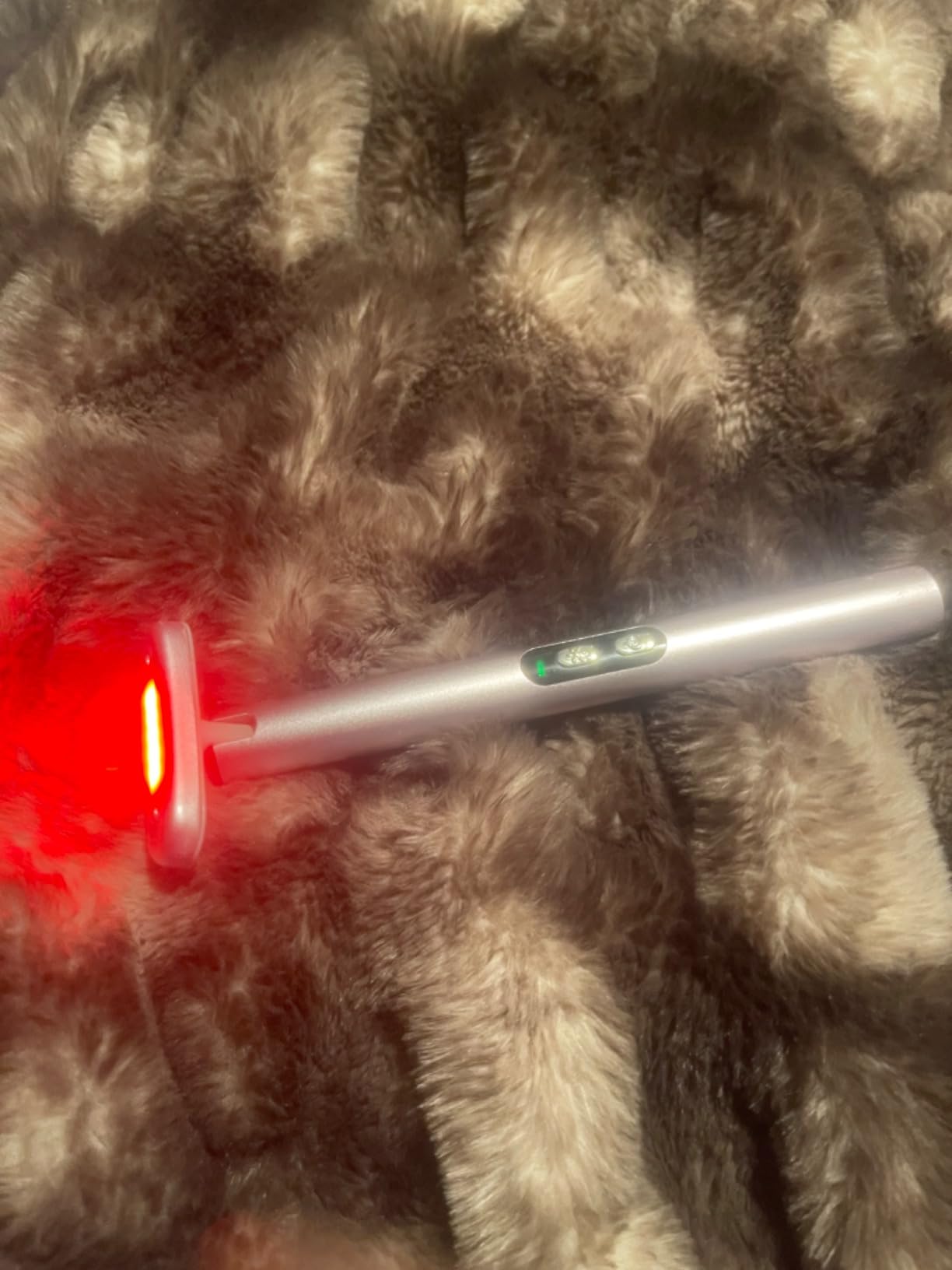 Light-Therapy-Wand, Red Light Therapy for Face and Neck Facial Wand 7 in 1 Led Beauty Wand Red & Blue Rejuvenation Face & Eye Massager Skincare Tool customer photo 1