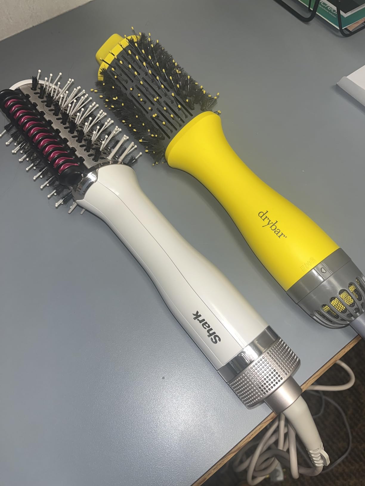 Shark HT202 SmoothStyle Heated Comb + Blow Dryer Brush, Dual Mode, for All Hair Types, Silk customer photo 2