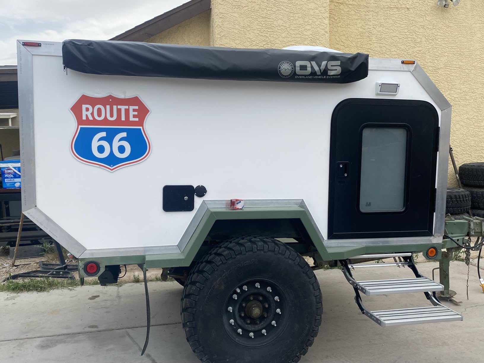 Overland Vehicle Systems 19609917 HD Nomadic 180 LTE Awning Universal | 59 Sq Ft of Coverage | Dark Gray Fabric with Black Travel Cover customer photo 1
