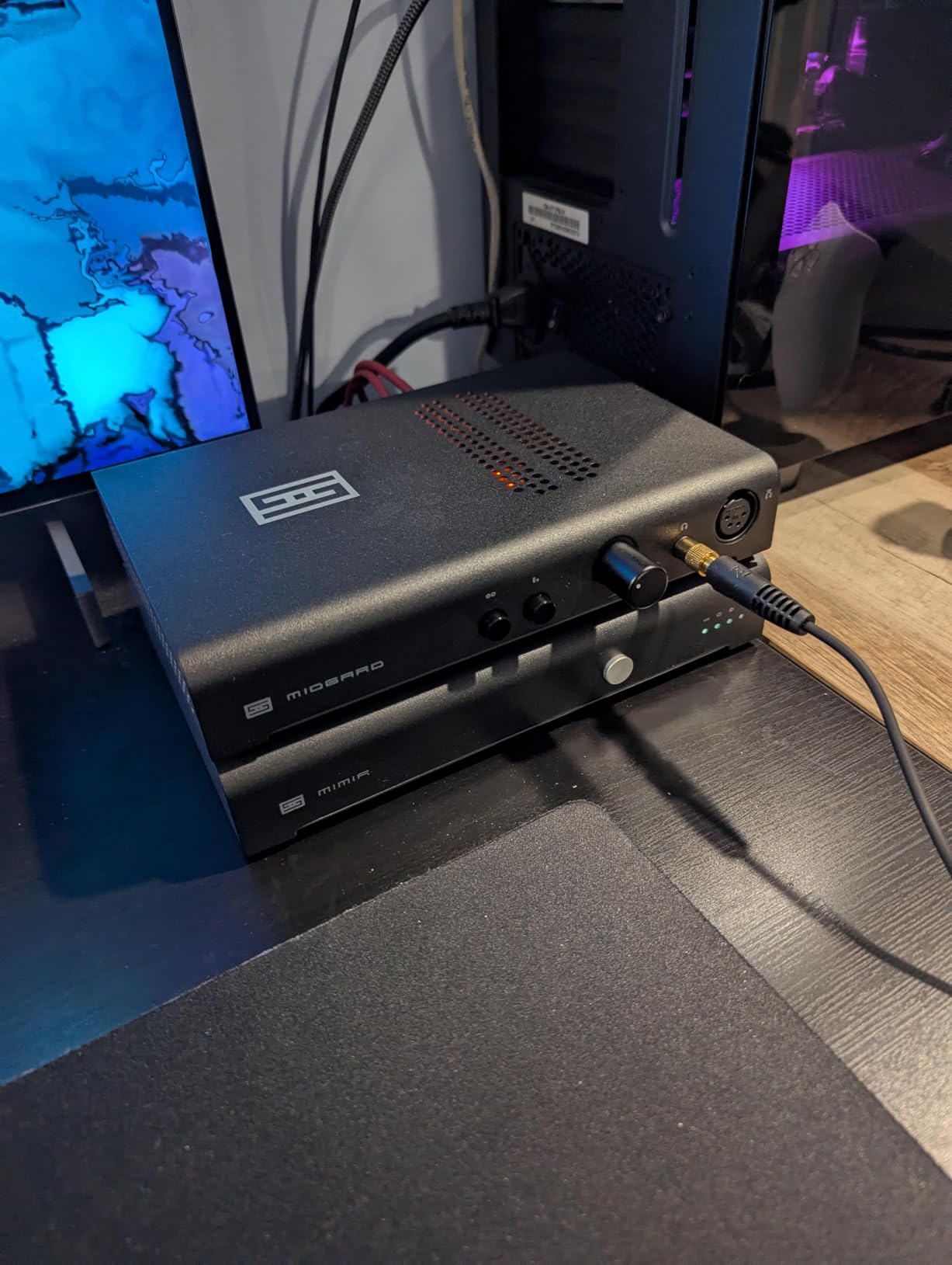 Schiit Midgard Headphone Amp and Preamp with Balanced and Single-Ended Inputs and Outputs customer photo 2