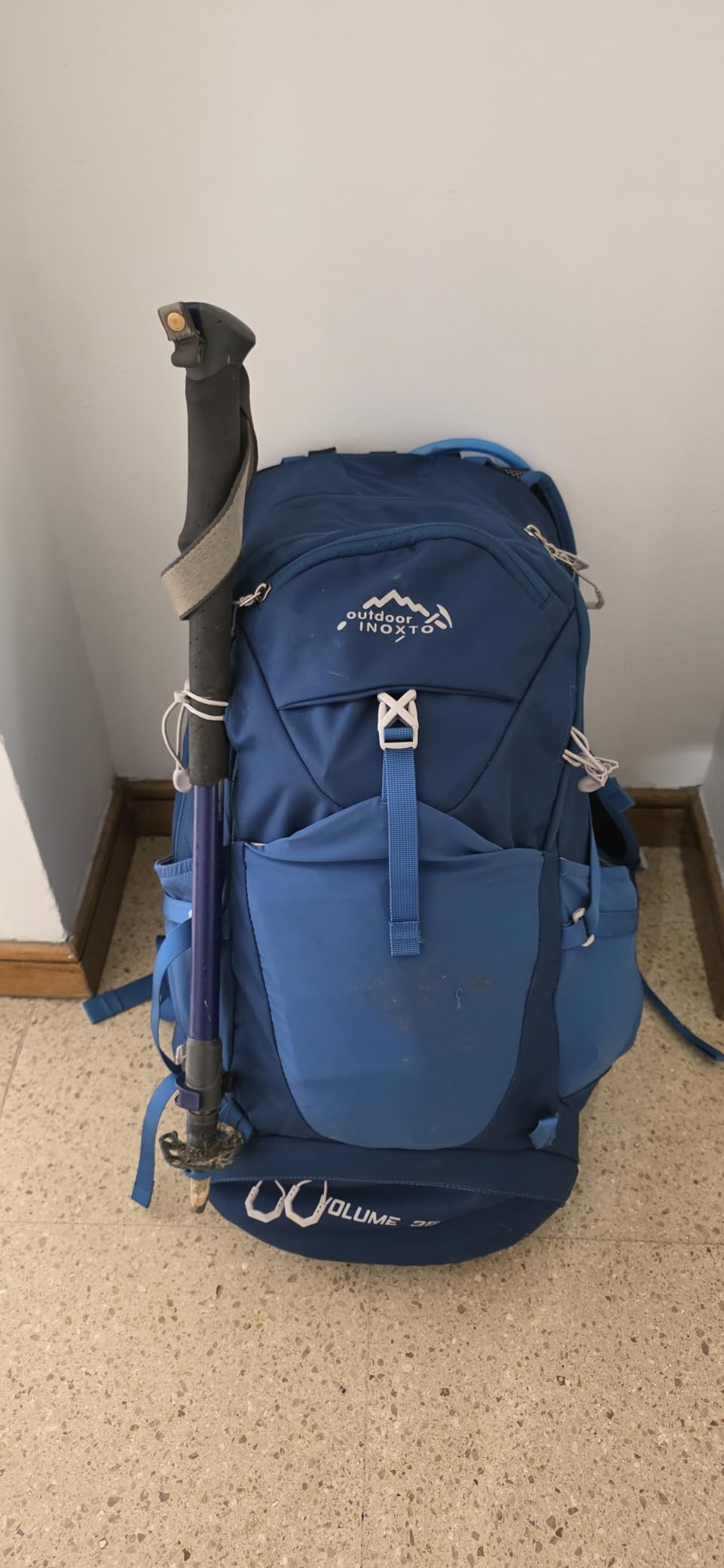 IX INOXTO Hiking Backpack, 26L/40L Waterproof Hiking Daypack with 3L Water Bladder and Rain Cover, Lightweight Travel Camping Backpack customer photo 1